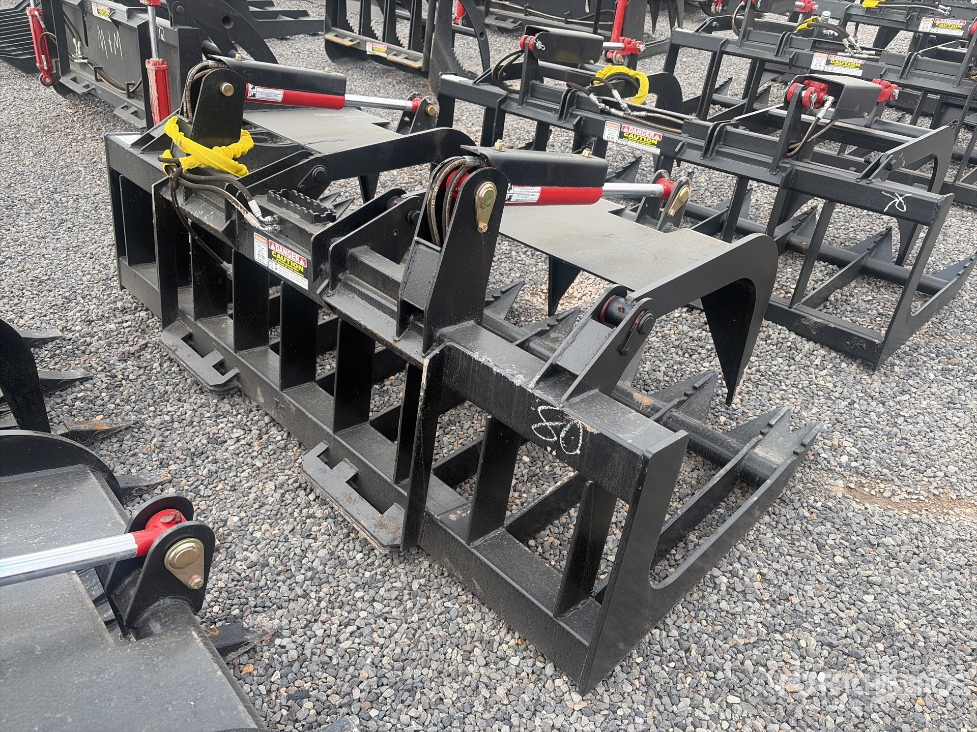 General Appearance with Foto, angolo anteriore sinistro