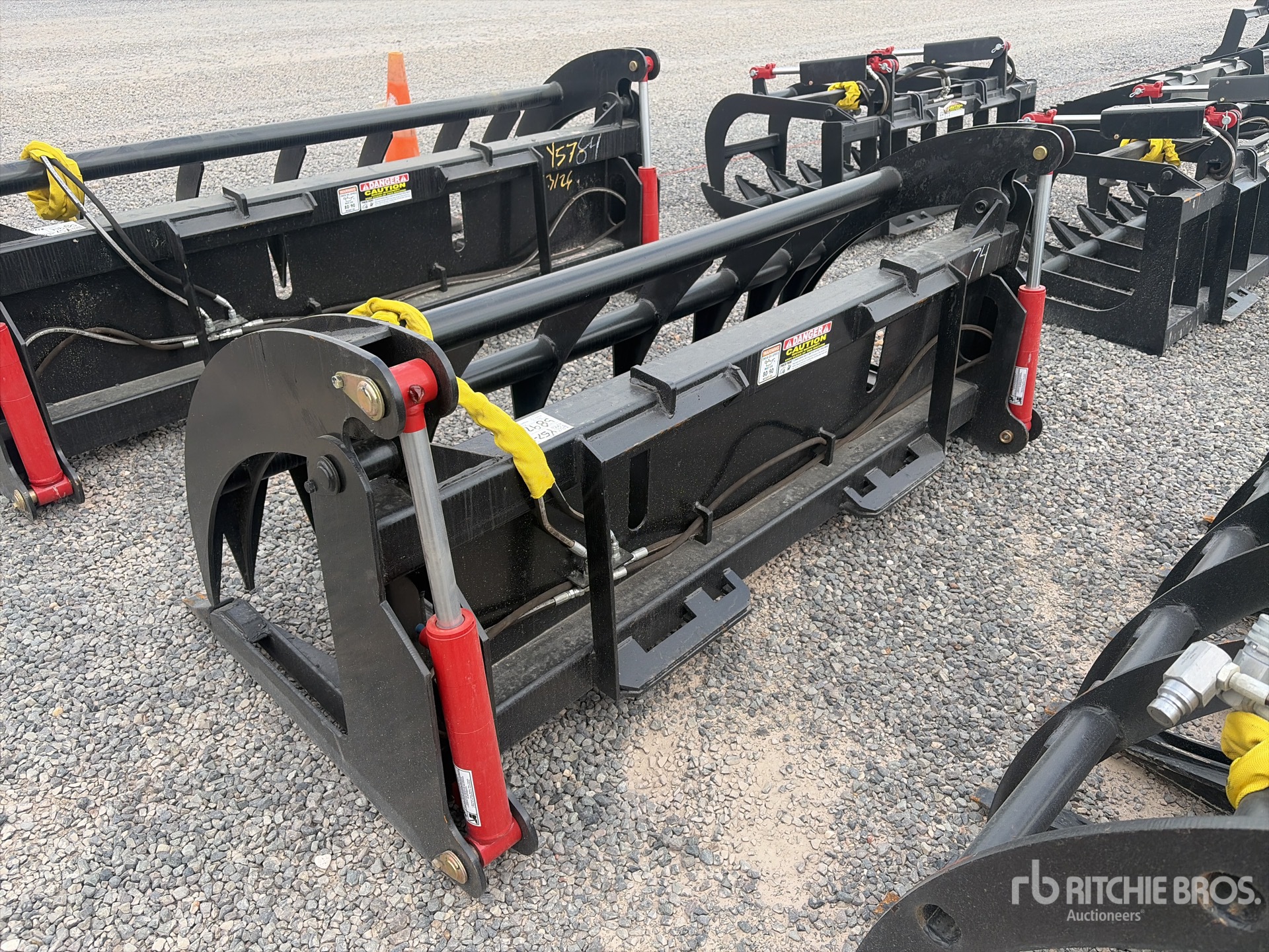 General Appearance with Foto, angolo posteriore sinistro