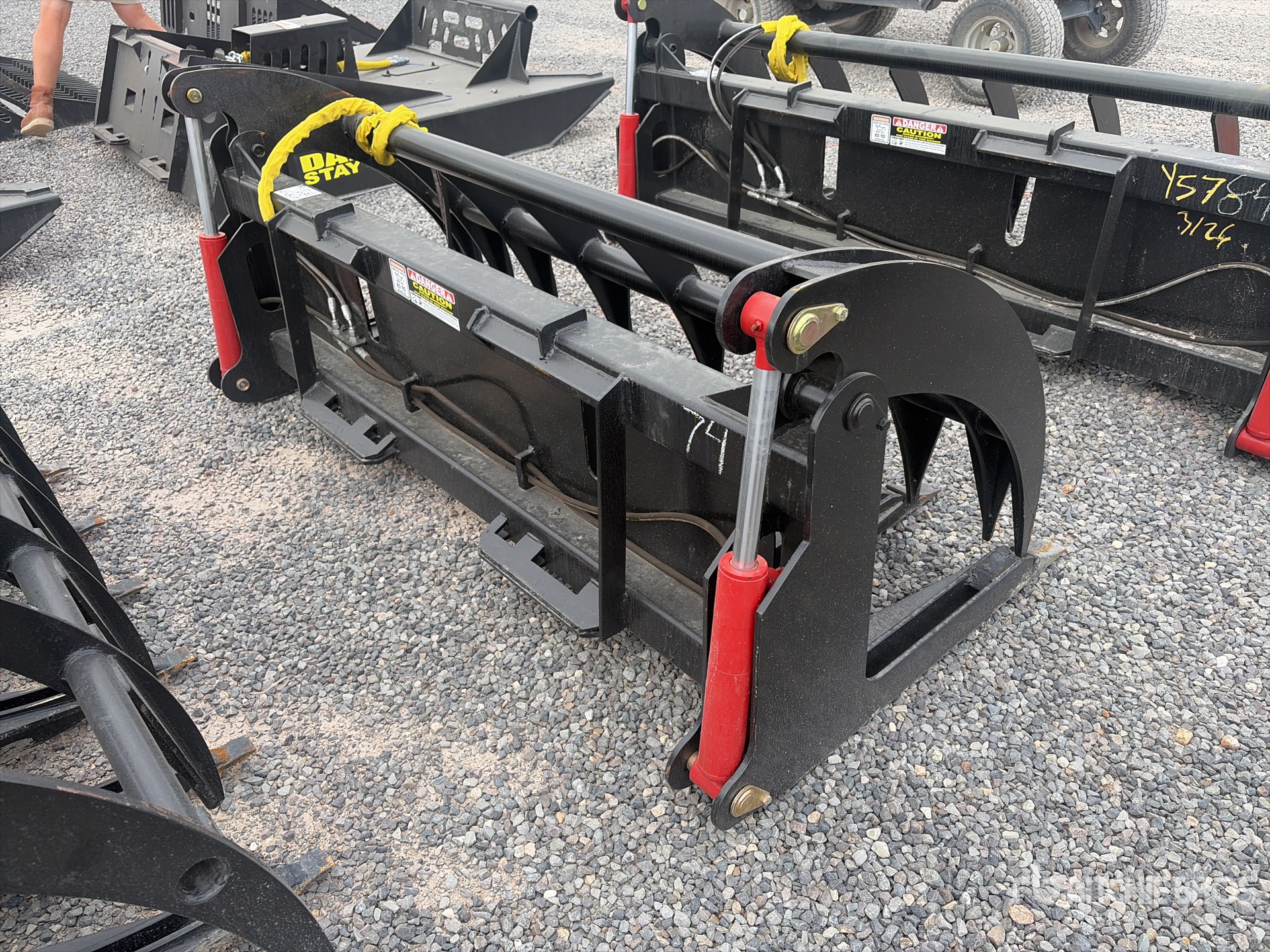 General Appearance with Foto, angolo anteriore sinistro