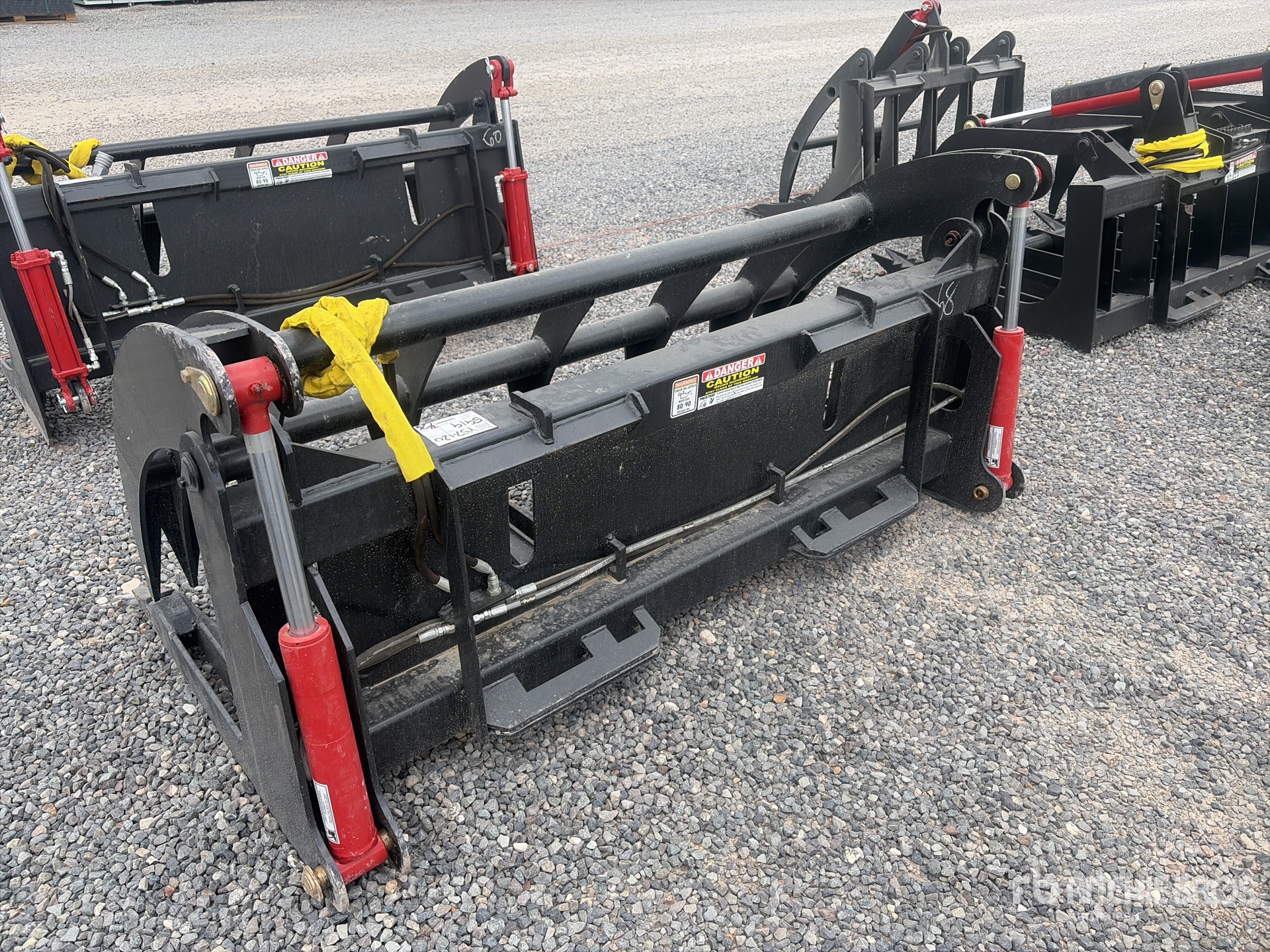 General Appearance with Foto, angolo posteriore sinistro