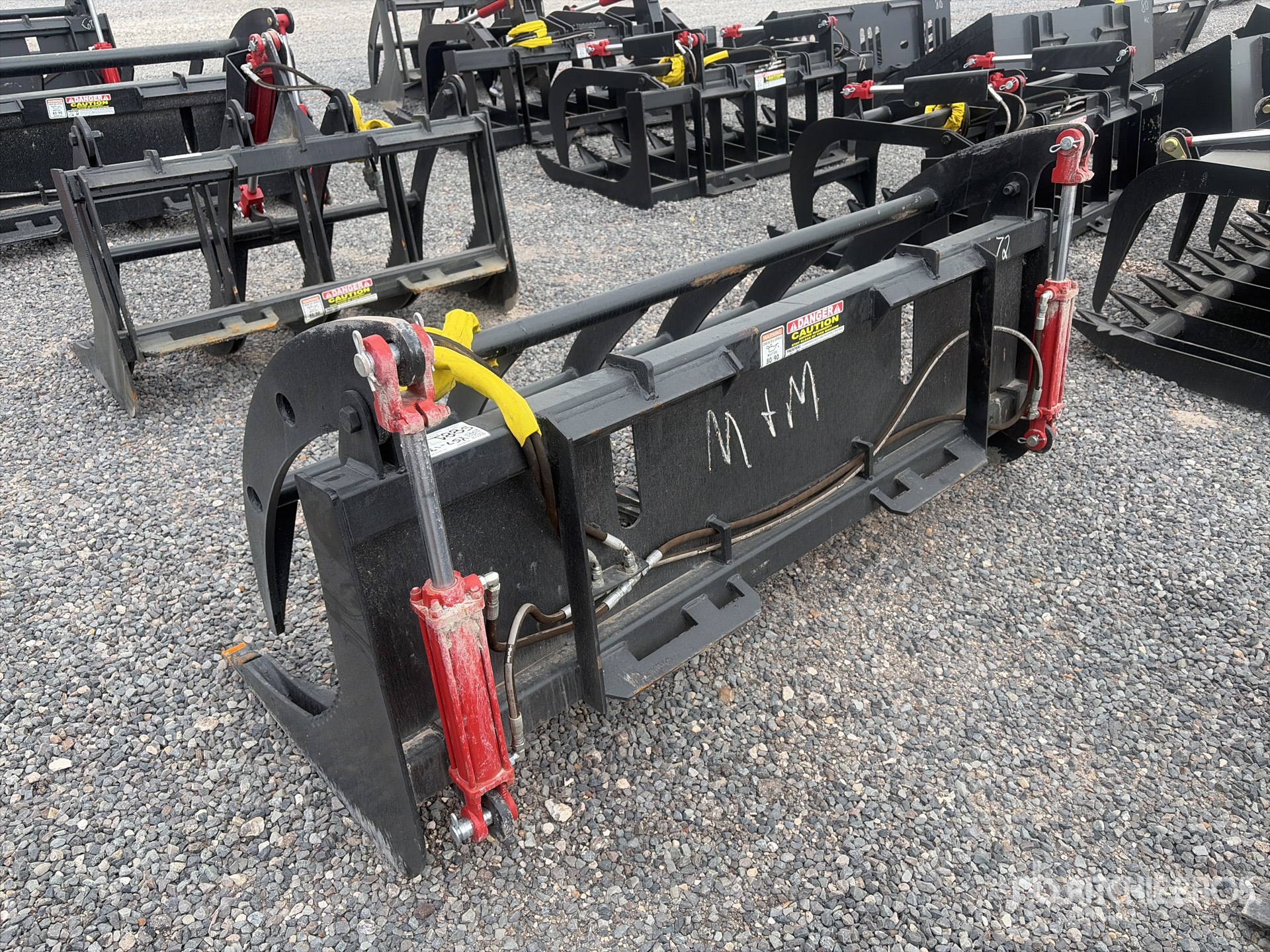 General Appearance with Foto, angolo posteriore sinistro