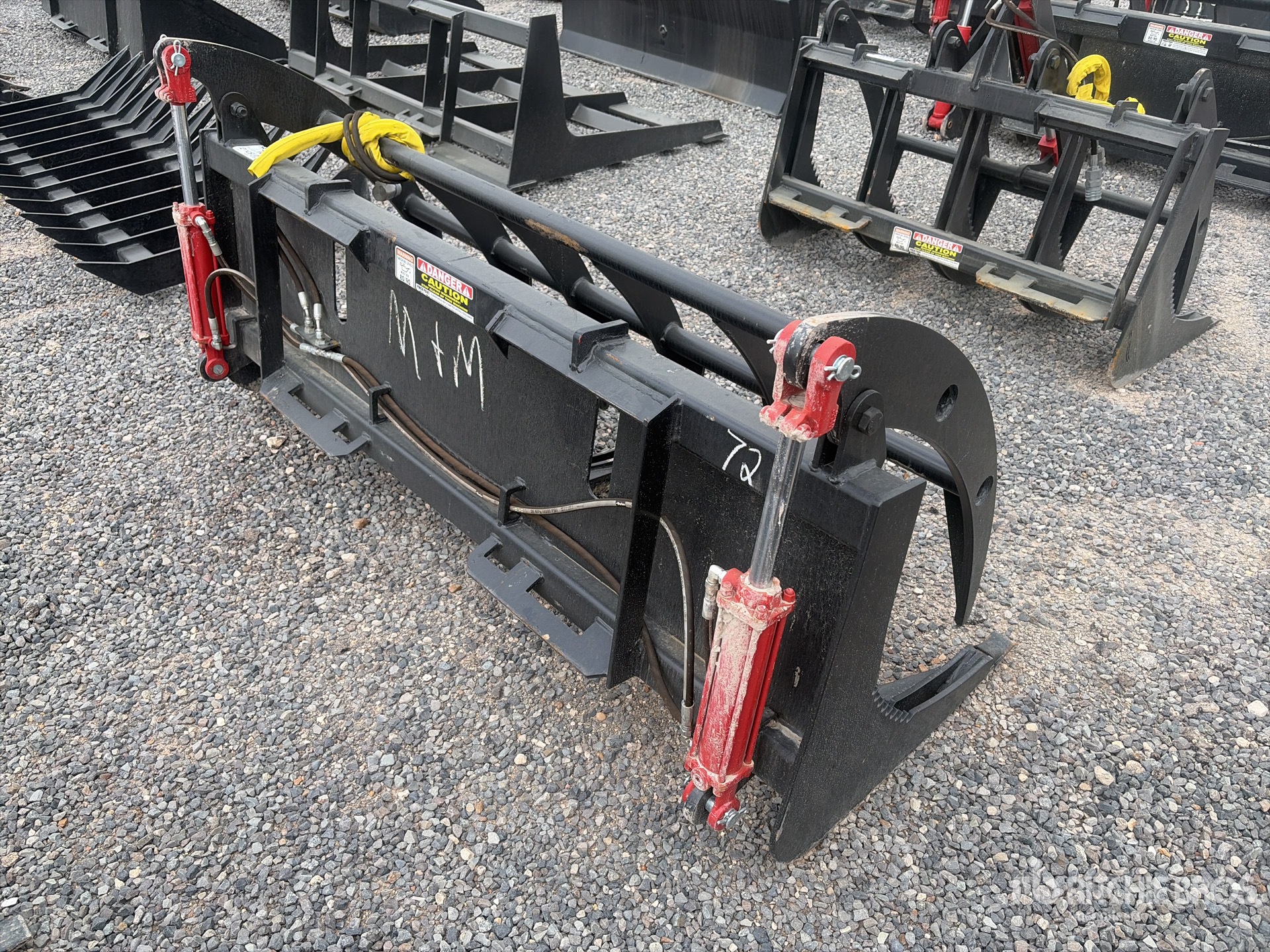 General Appearance with Foto, angolo anteriore sinistro