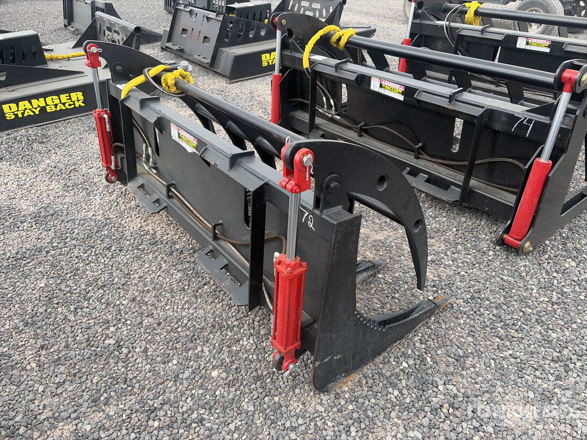 General Appearance with Foto, angolo anteriore sinistro