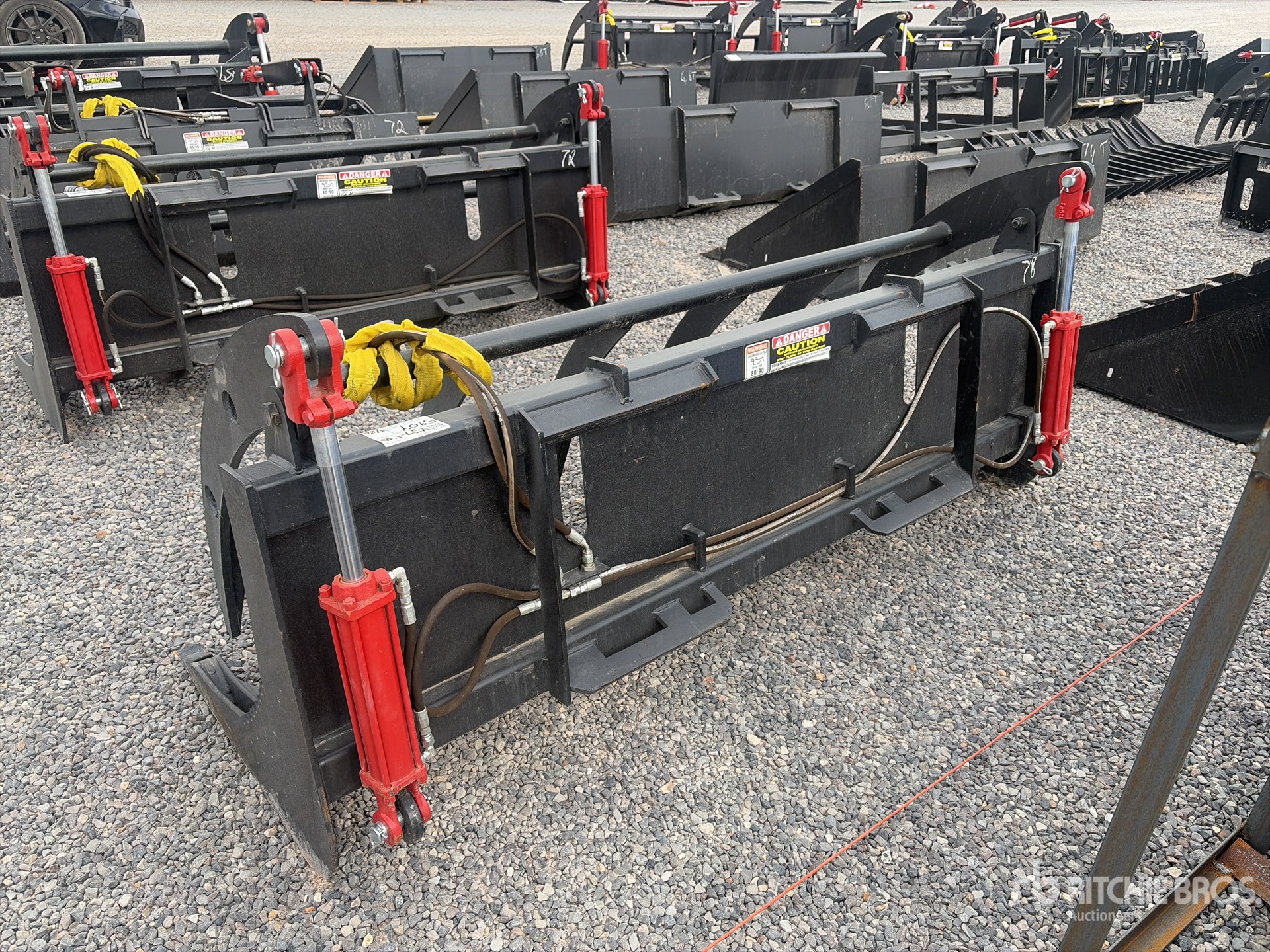 General Appearance with Foto, angolo posteriore sinistro