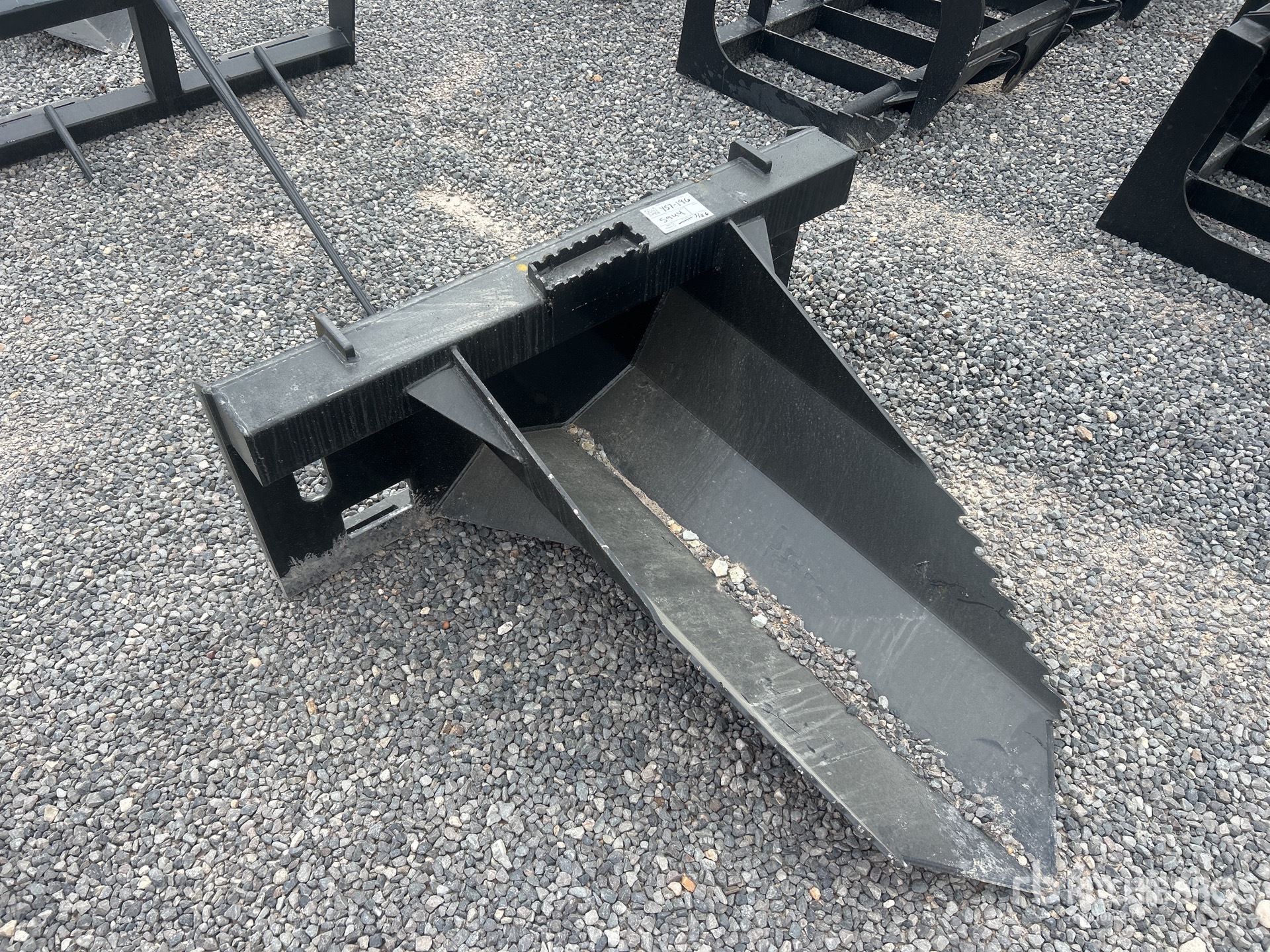 General Appearance with Foto, angolo anteriore sinistro