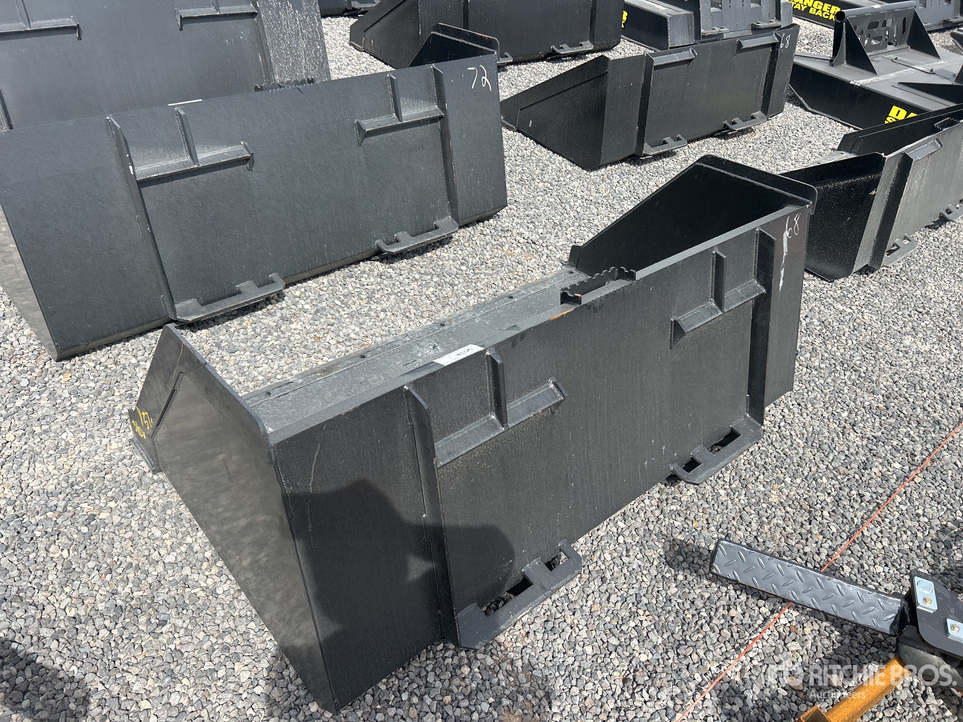 General Appearance with Foto, angolo posteriore sinistro