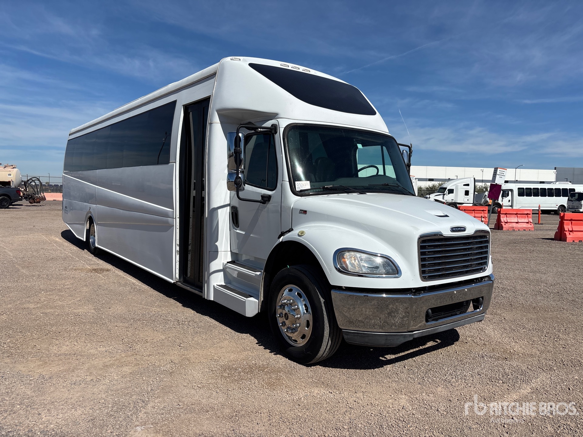 General Appearance with Bild, Ecke vorne rechts