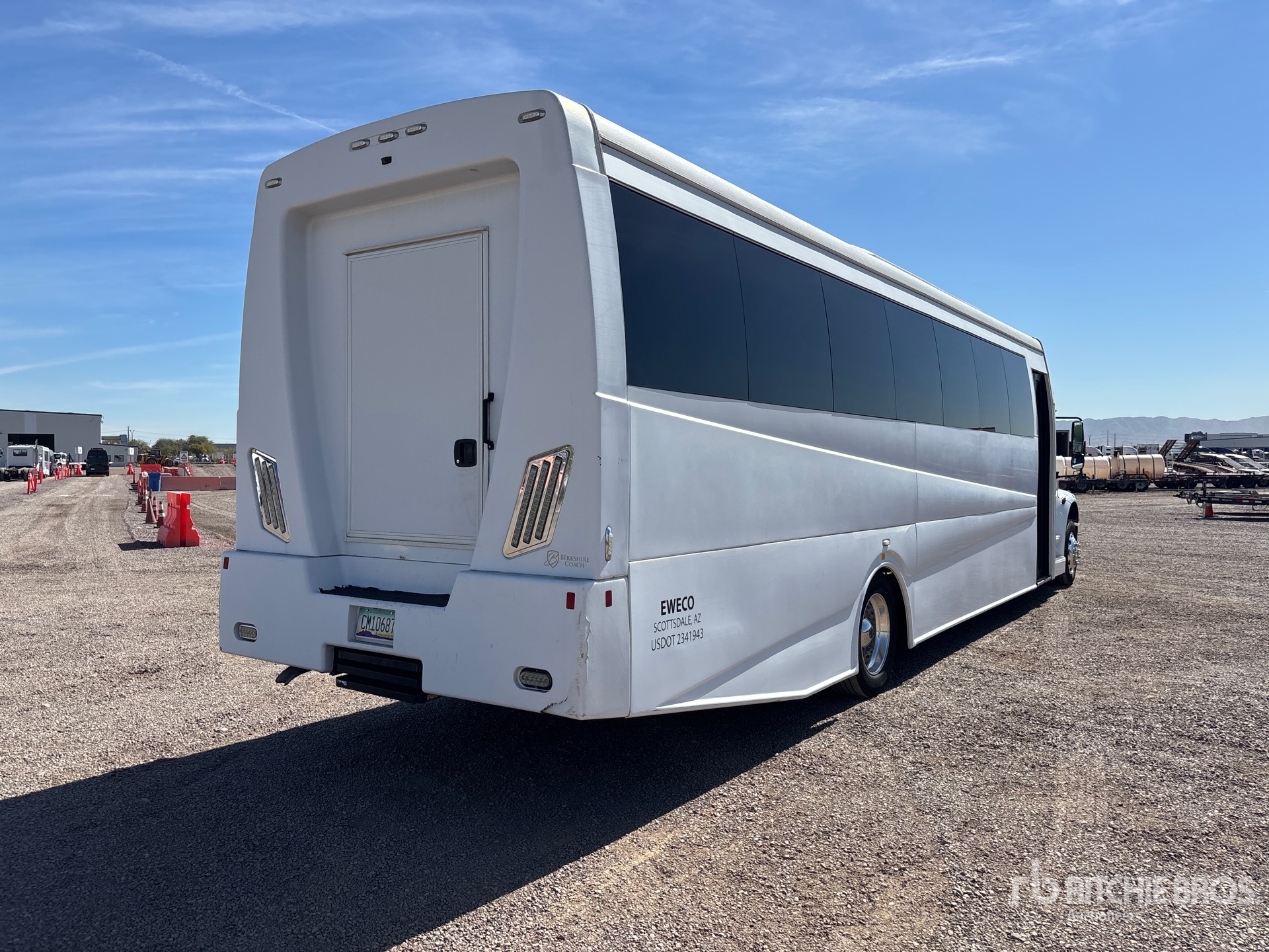 General Appearance with Bild, Ecke hinten rechts