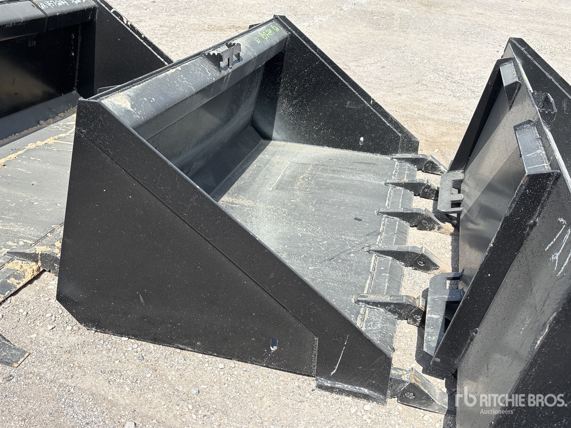 Aspect général with Image, coin avant droit