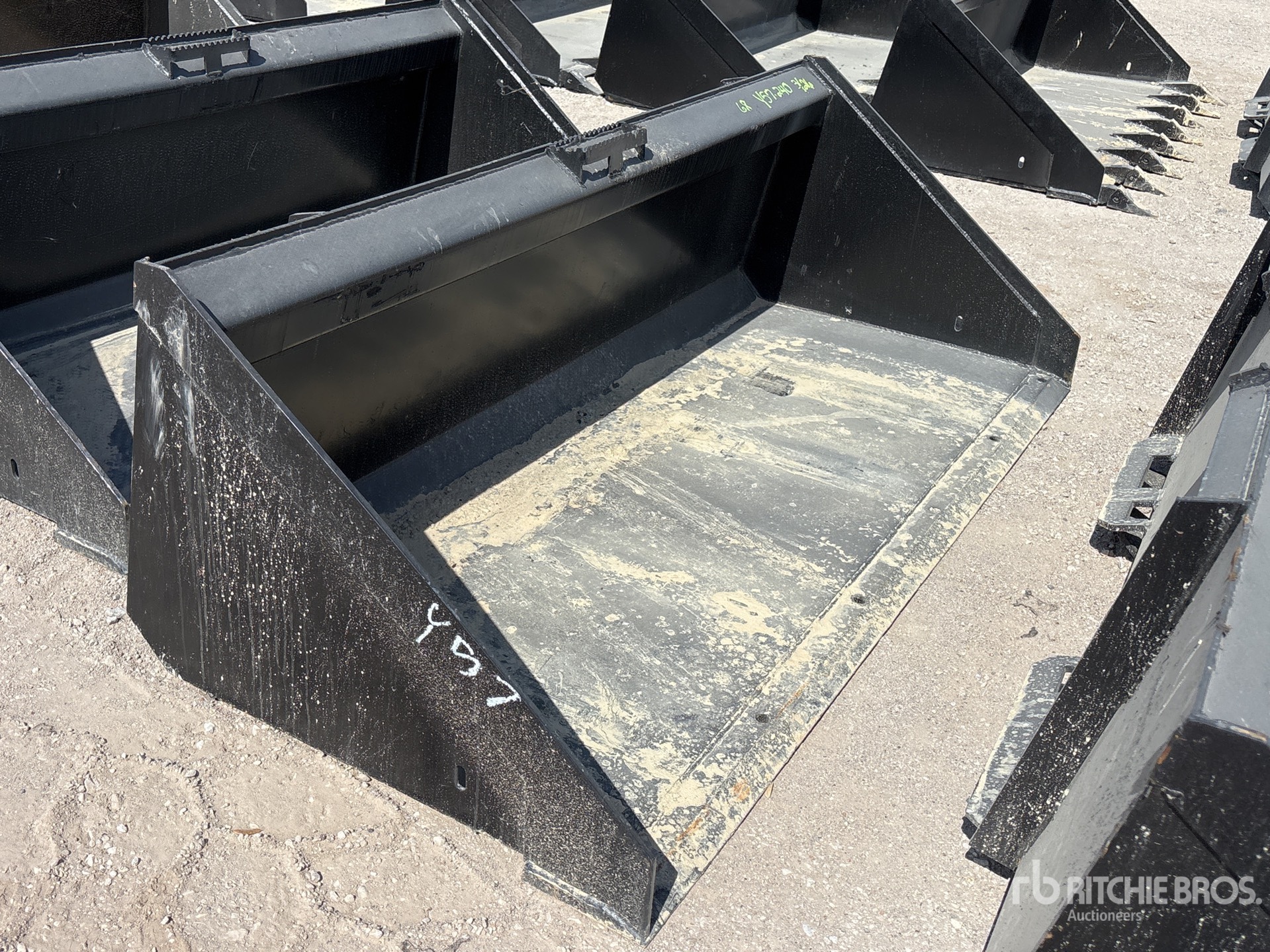 Aspect général with Image, coin avant droit