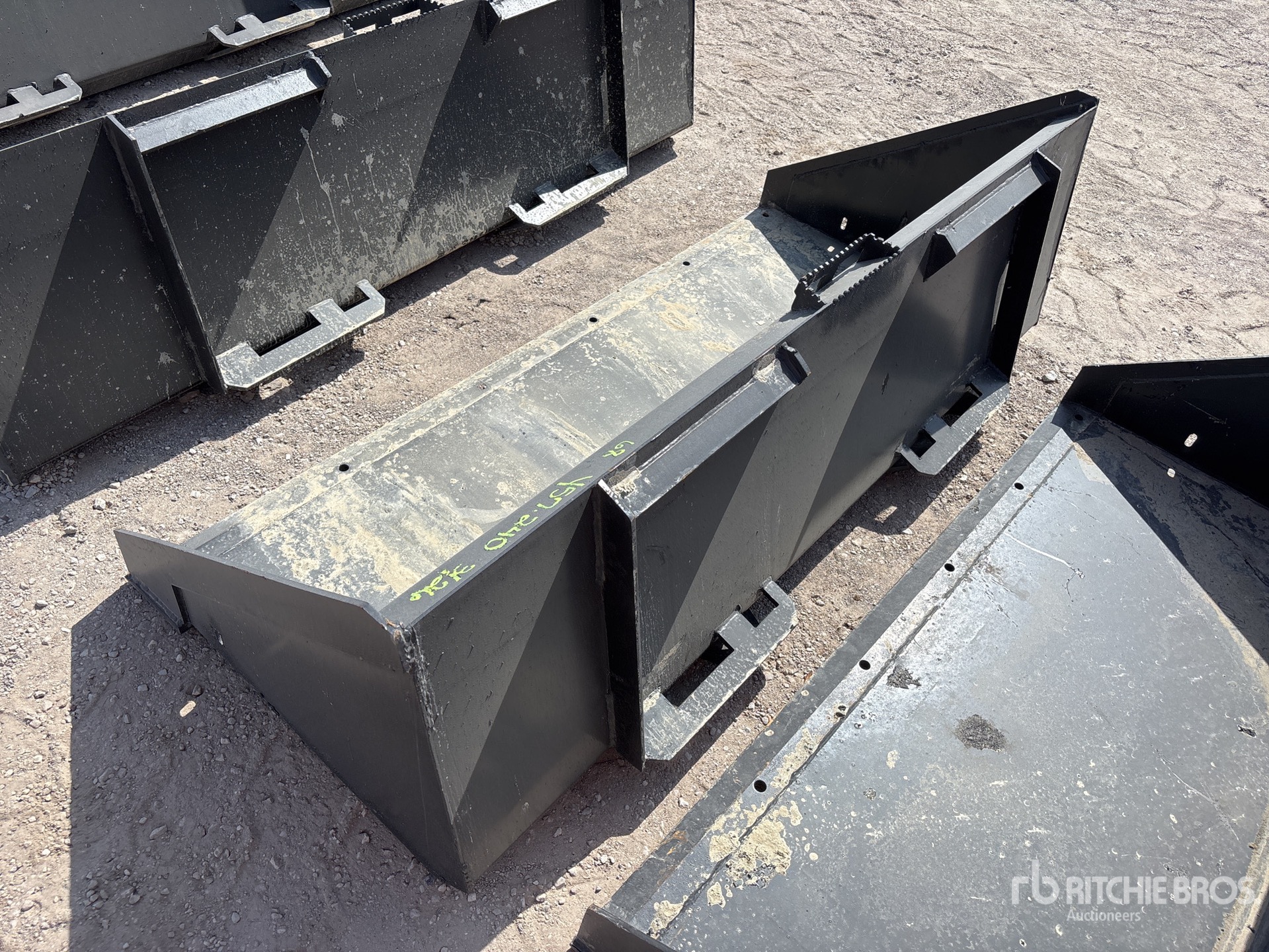 Aspect général with Image, coin arrière gauche