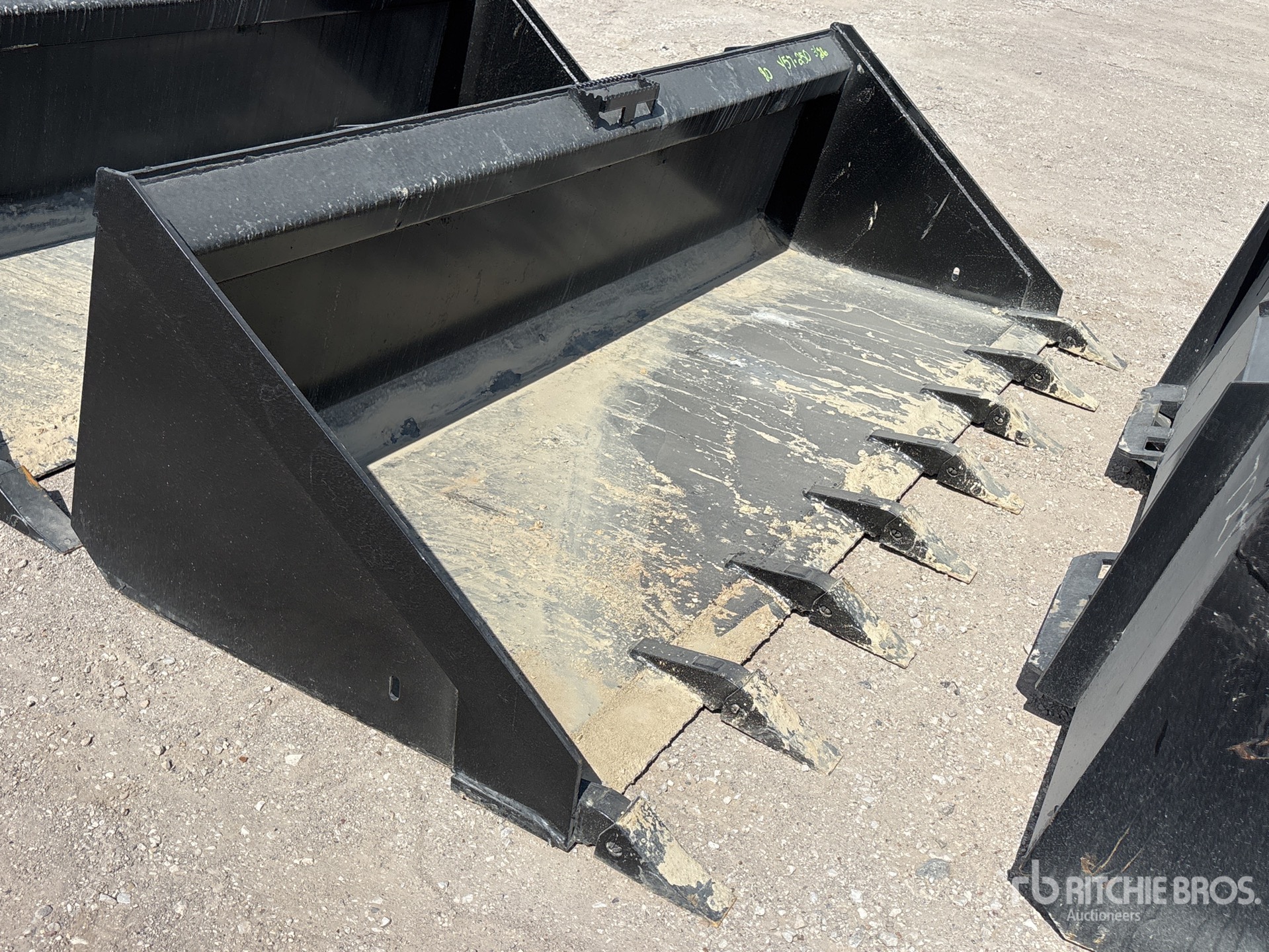 General Appearance with Foto, angolo anteriore destro