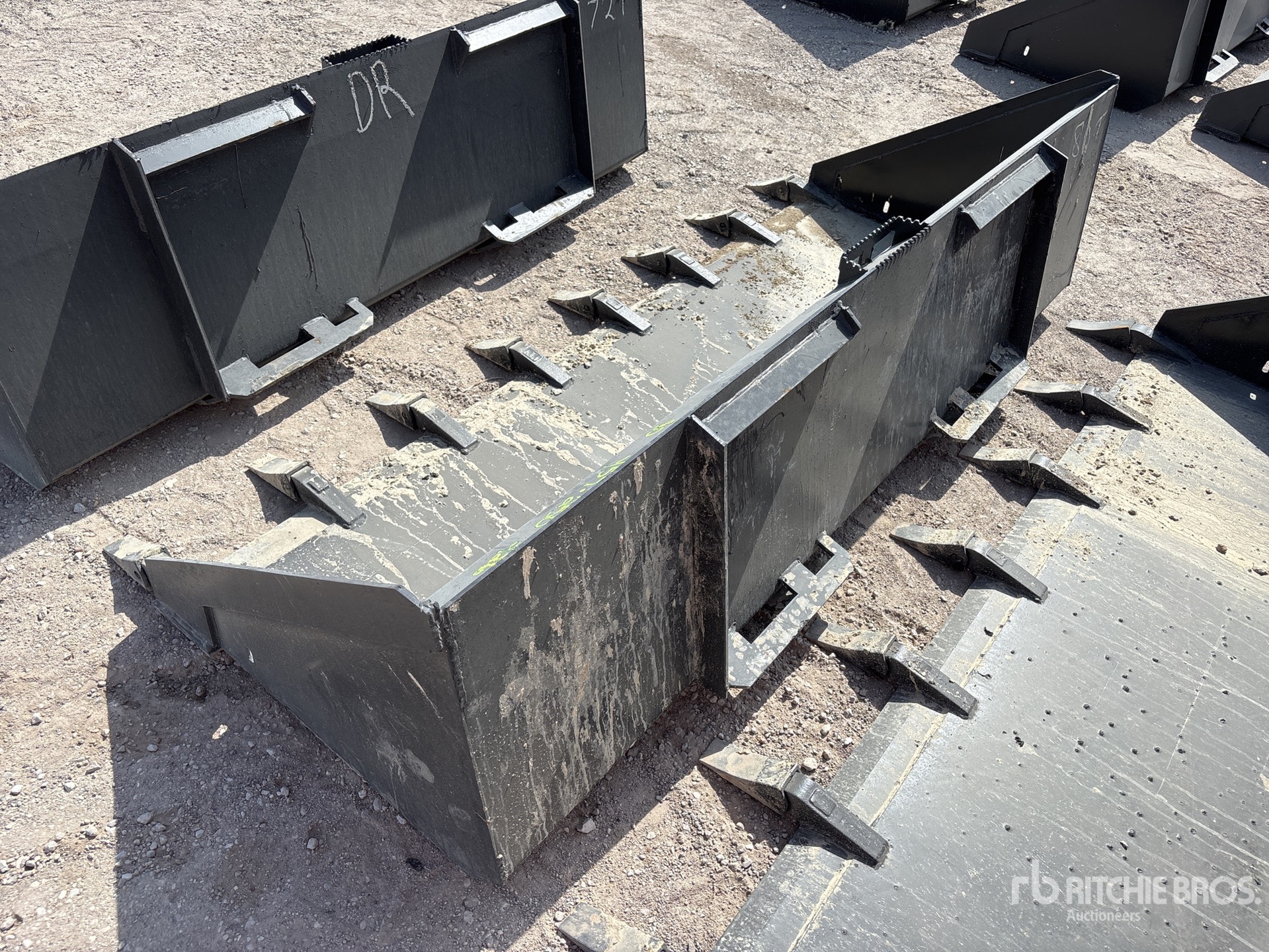 General Appearance with Foto, angolo posteriore sinistro