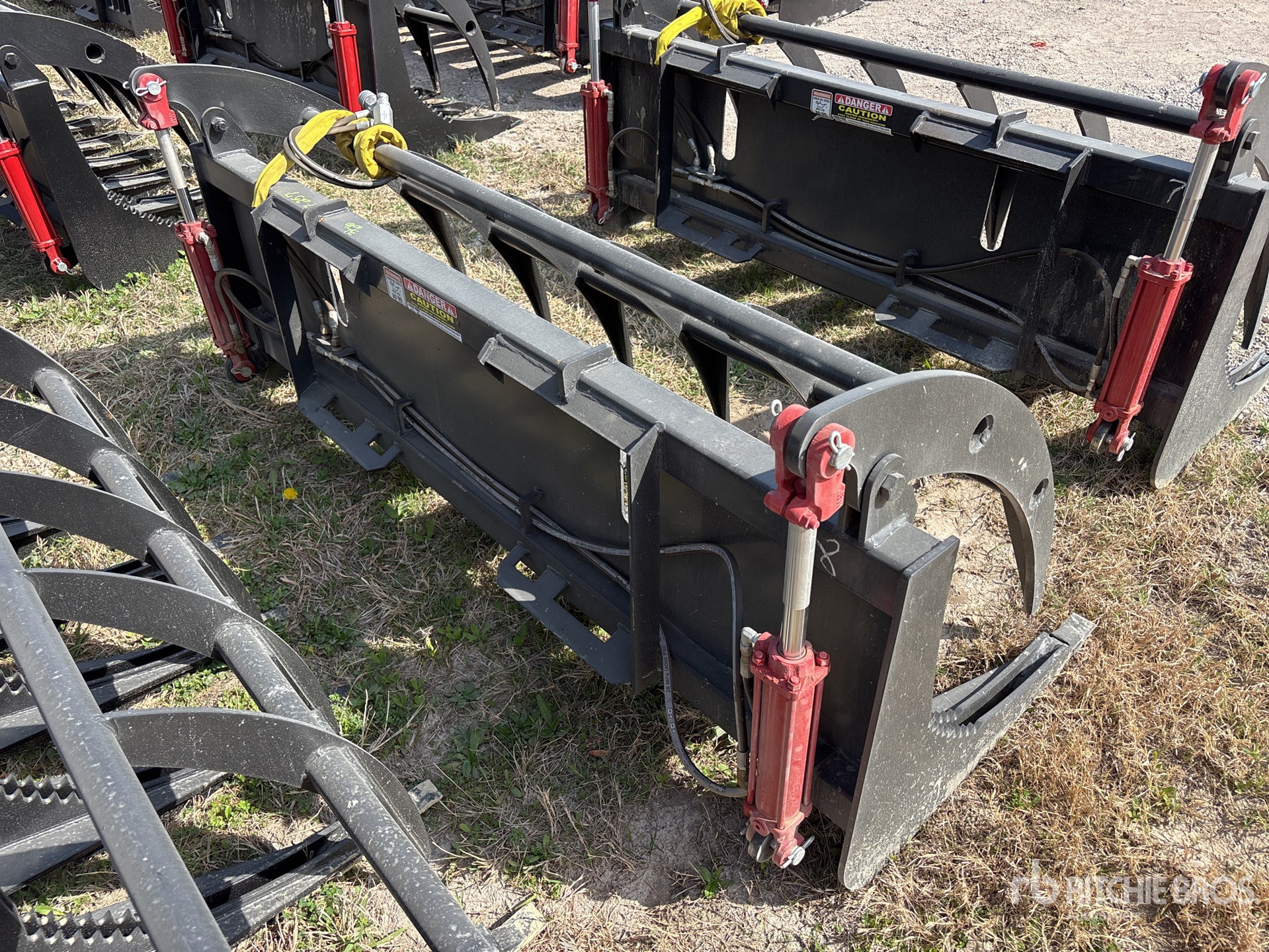 General Appearance with Foto, angolo anteriore sinistro