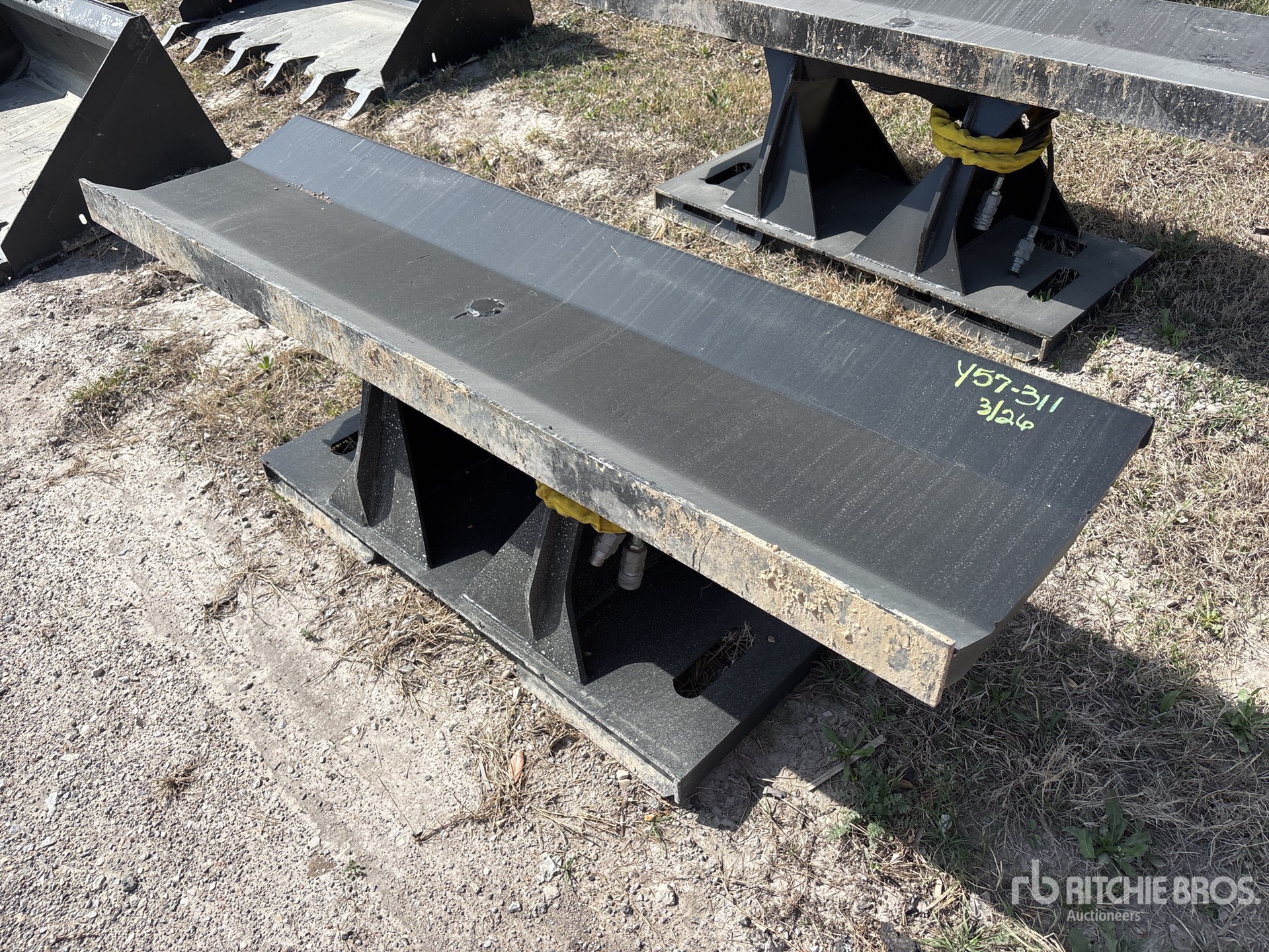 General Appearance with Foto, angolo anteriore sinistro