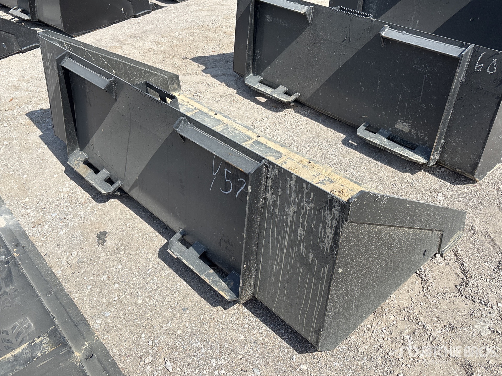 General Appearance with Foto, angolo anteriore sinistro