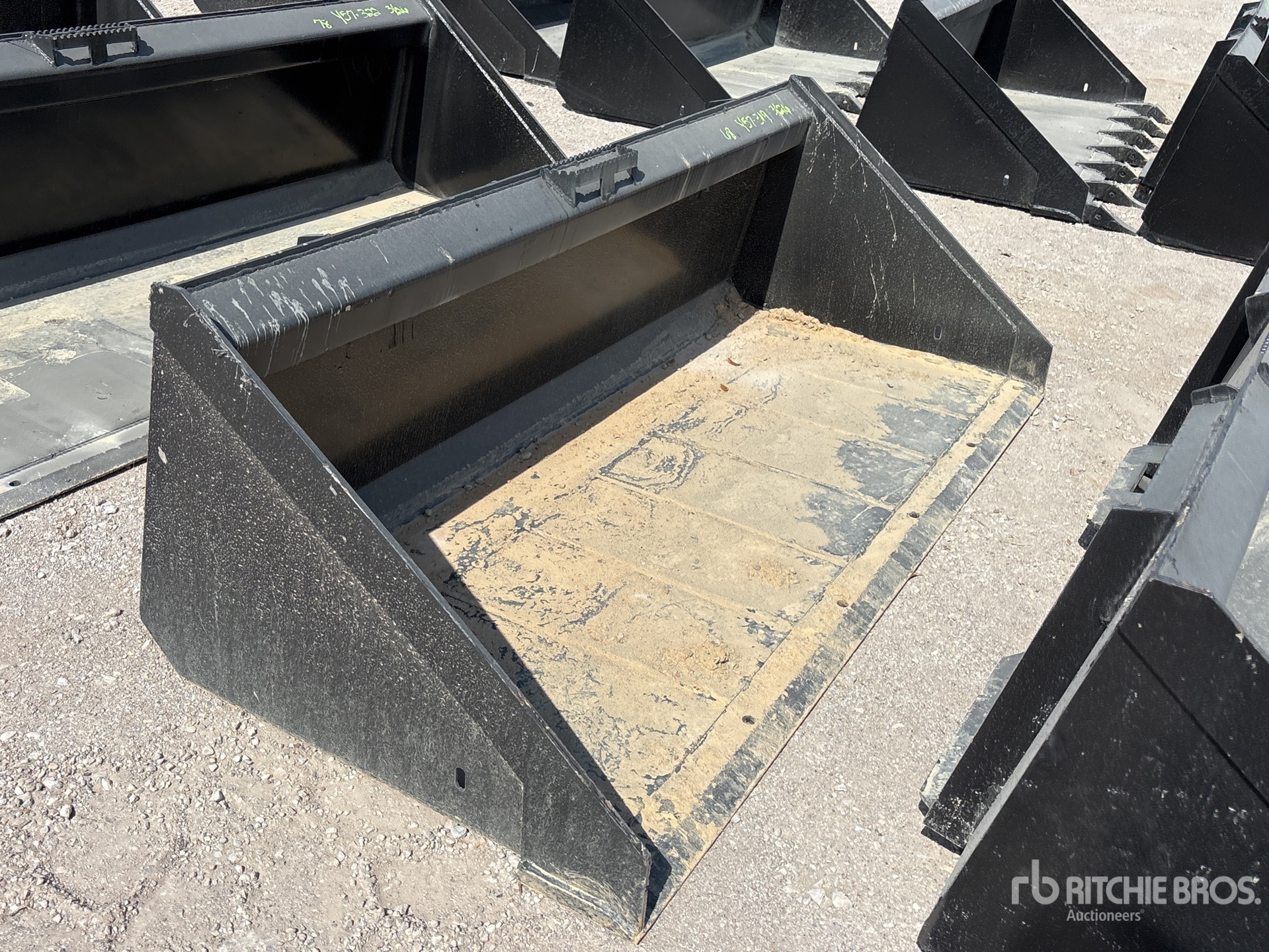 General Appearance with Foto, angolo anteriore destro