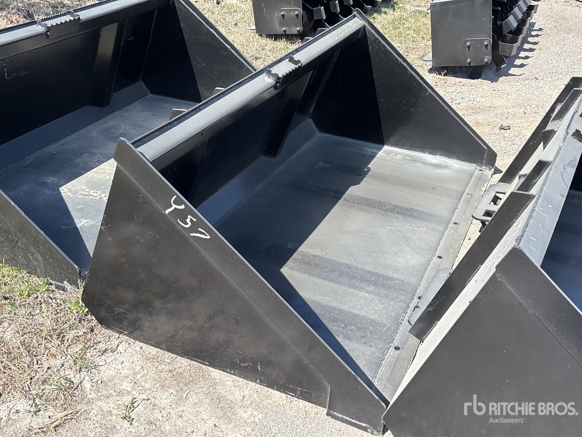 Aspect général with Image, coin avant droit