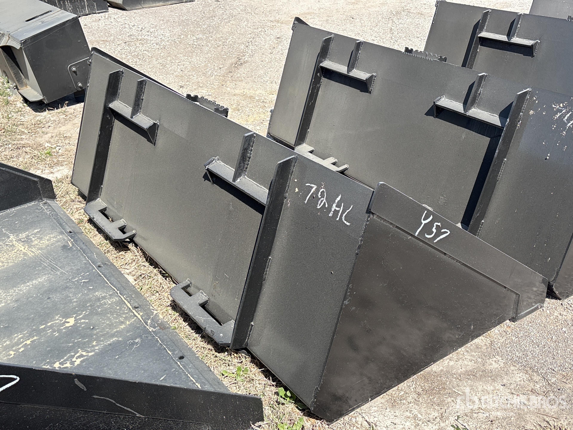 Aspect général with Image, coin arrière droit