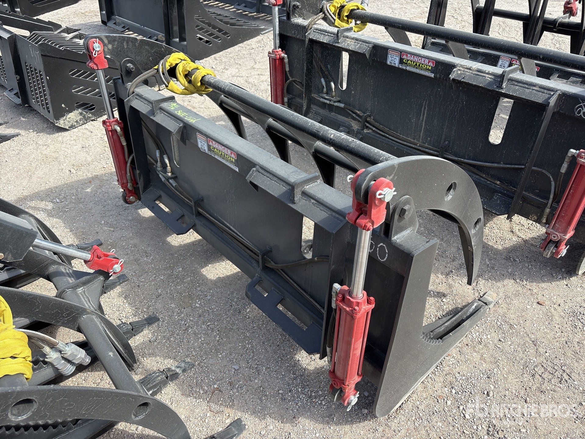 Aspect général with Image, coin arrière droit