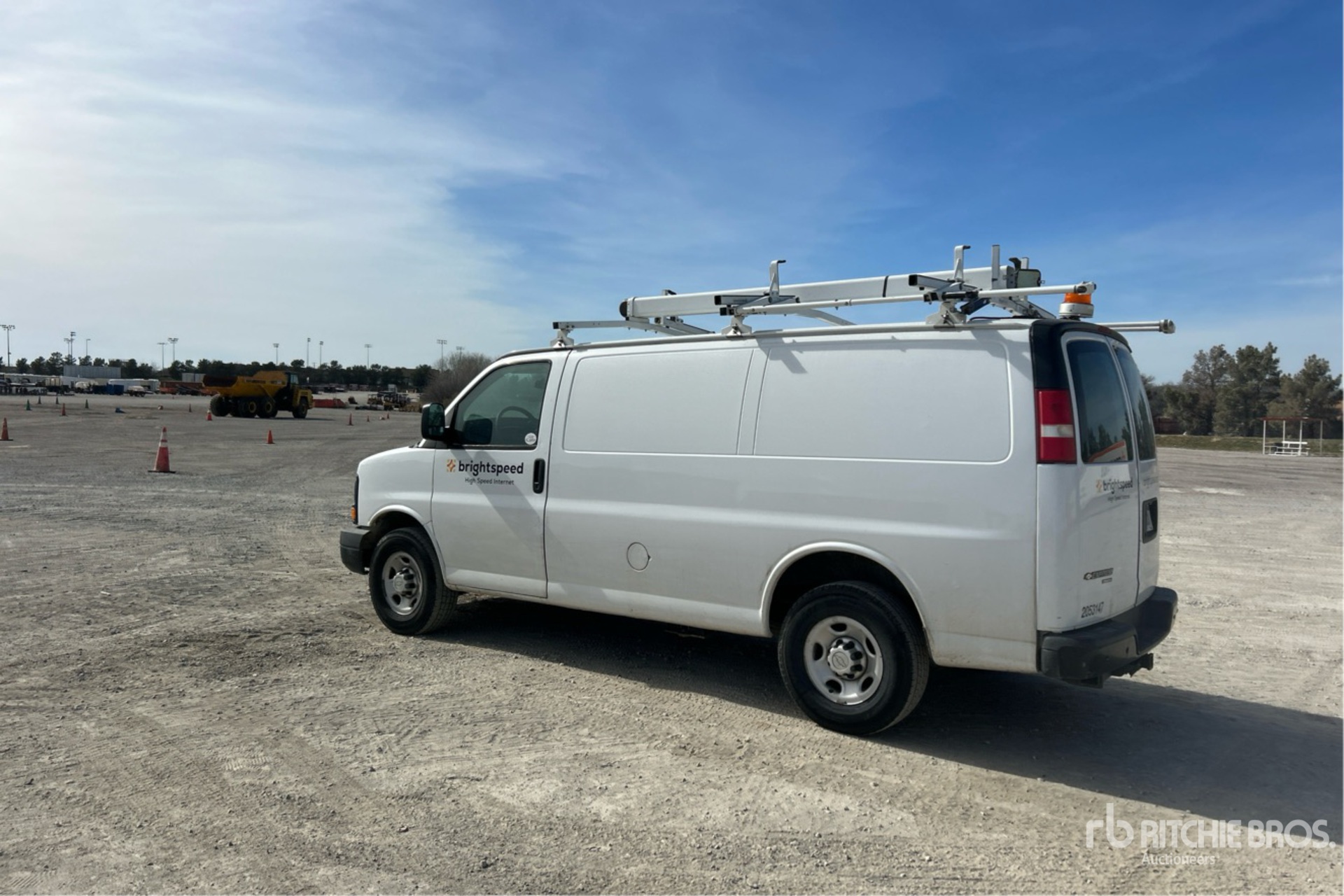 General Appearance with Bild, Ecke hinten links