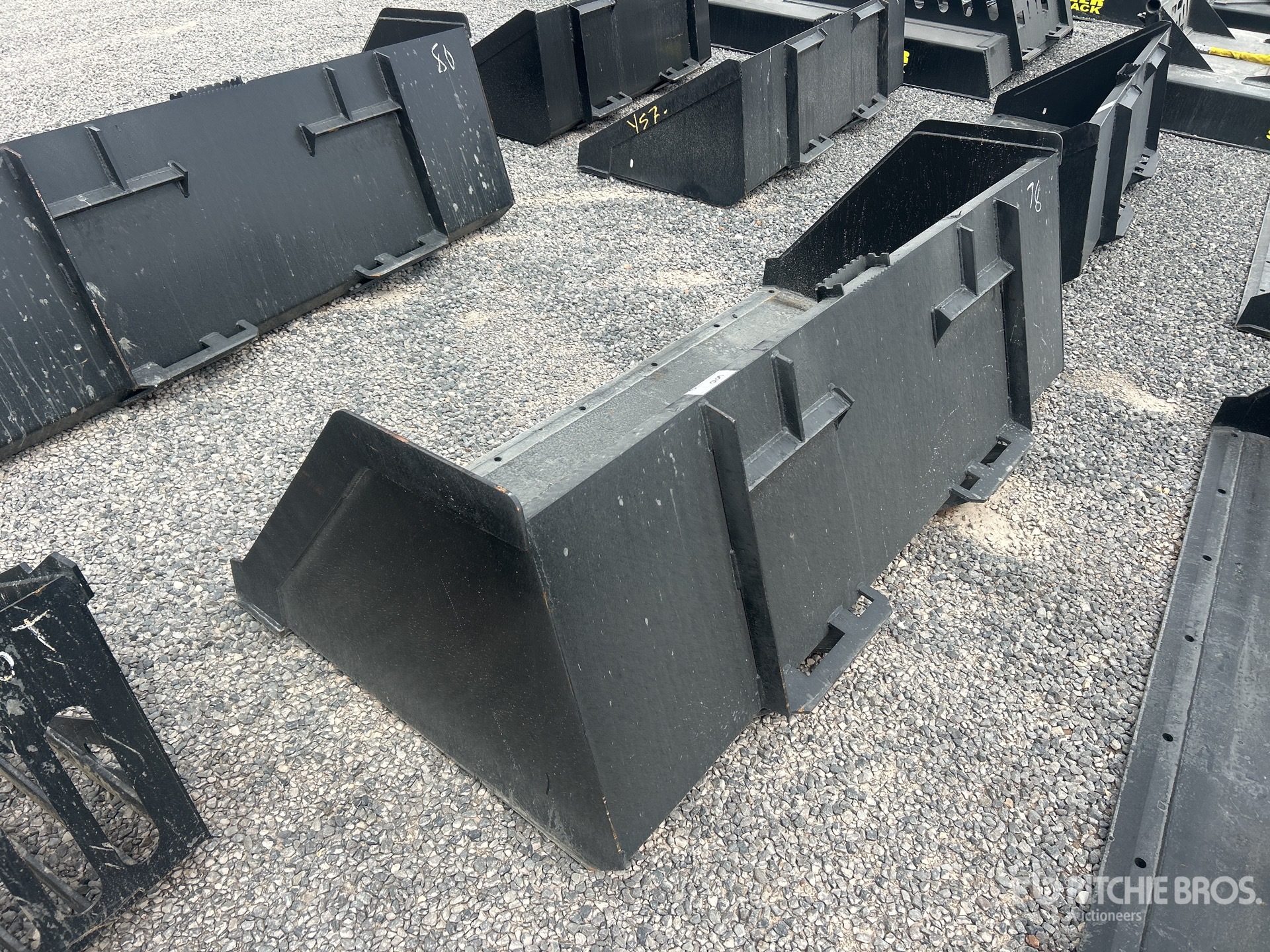 General Appearance with Foto, angolo posteriore sinistro