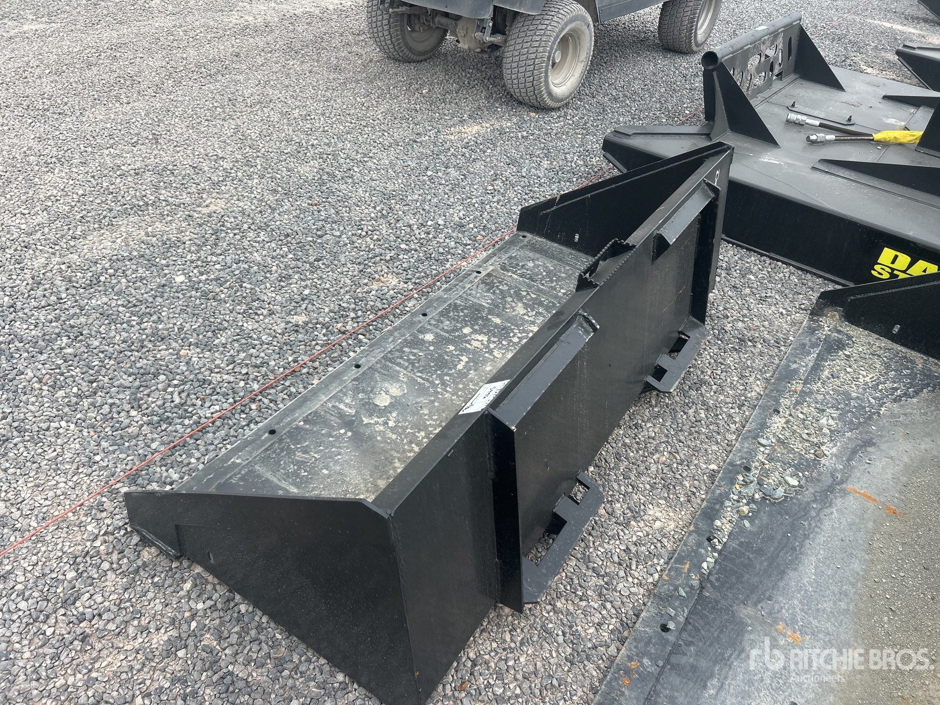 General Appearance with Foto, angolo posteriore sinistro