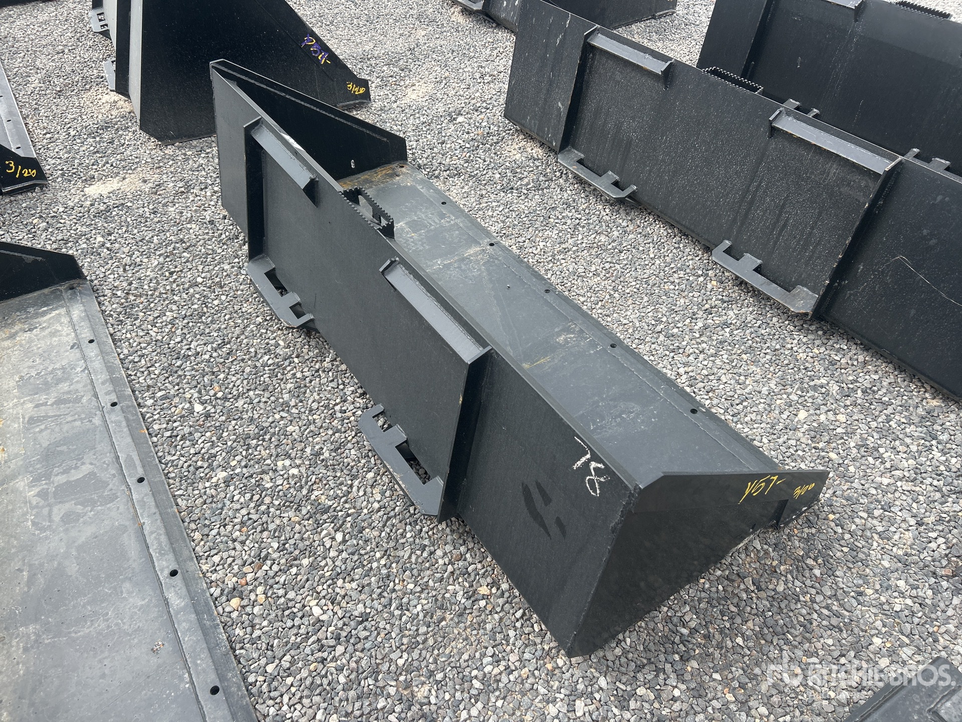 General Appearance with Foto, angolo anteriore sinistro