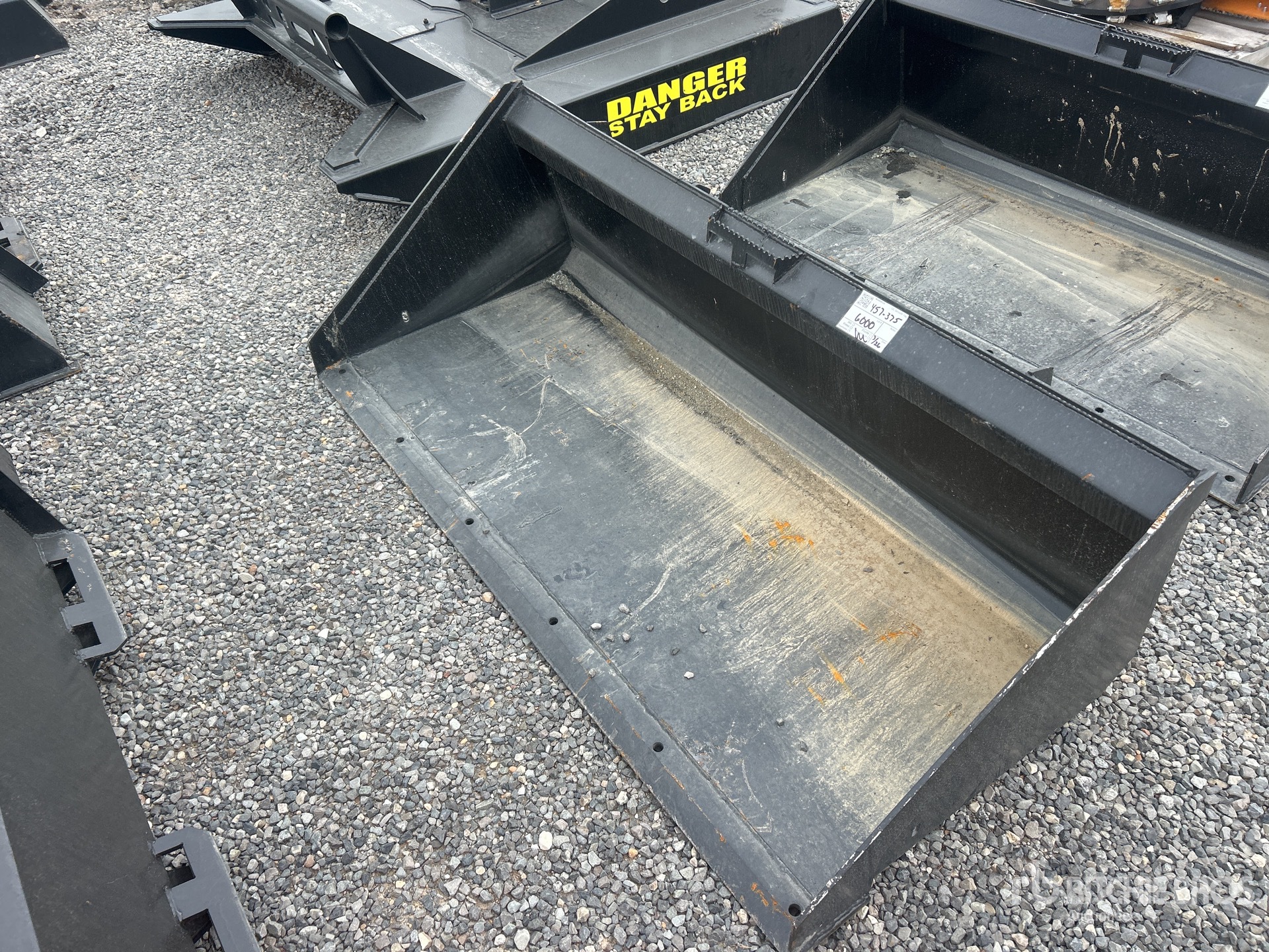 General Appearance with Foto, angolo anteriore sinistro