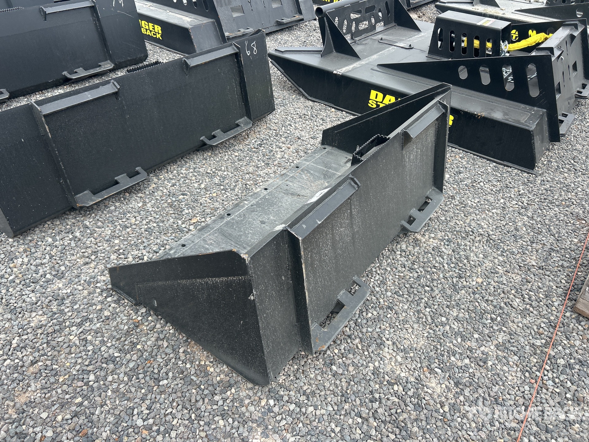 General Appearance with Foto, angolo posteriore sinistro