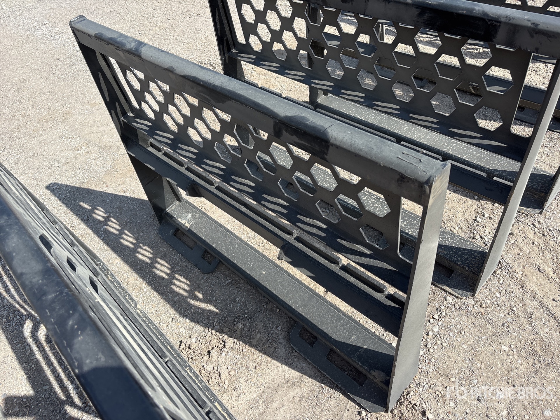 Aspect général with Image, coin arrière droit