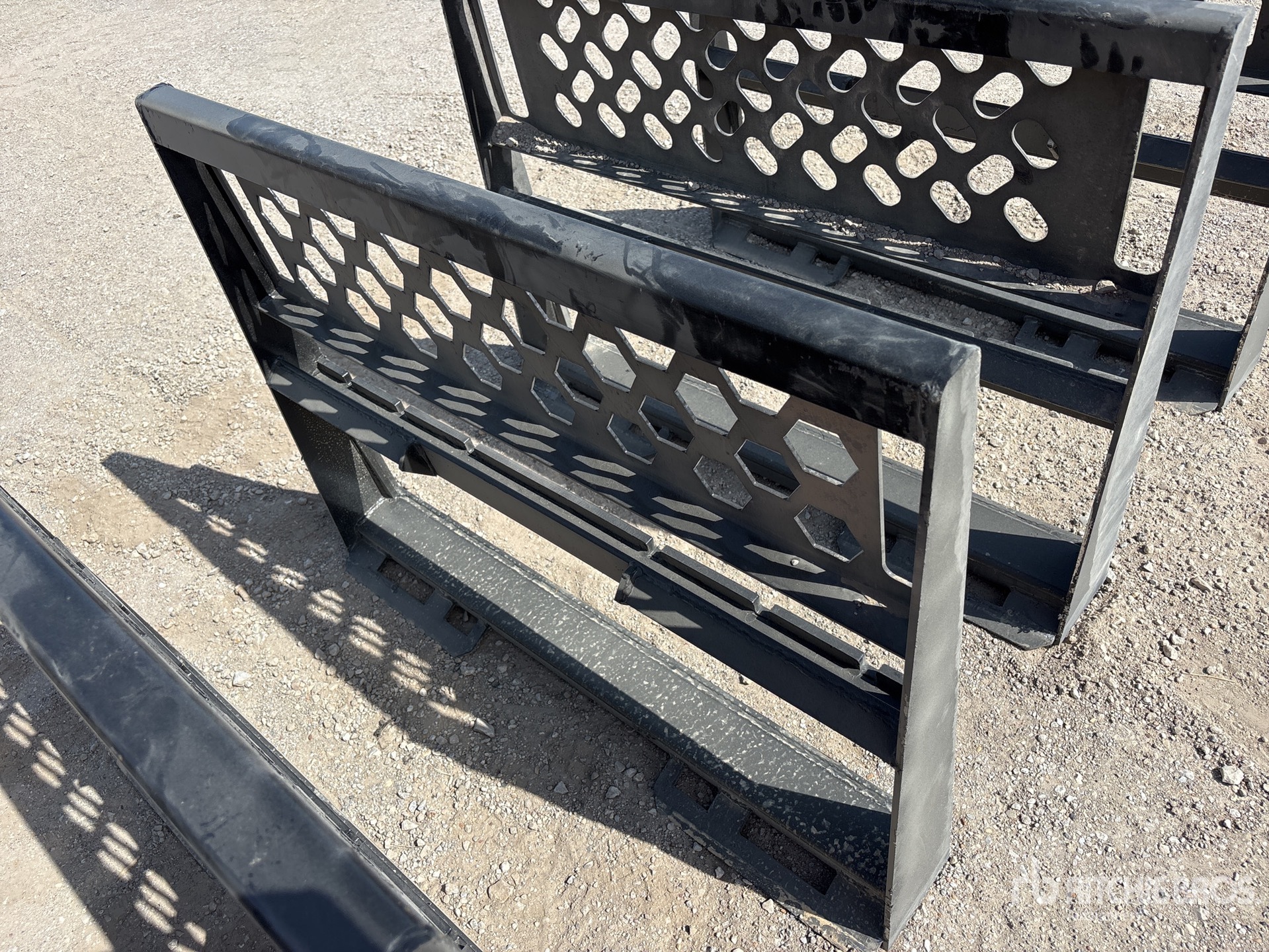 Aspect général with Image, coin arrière droit