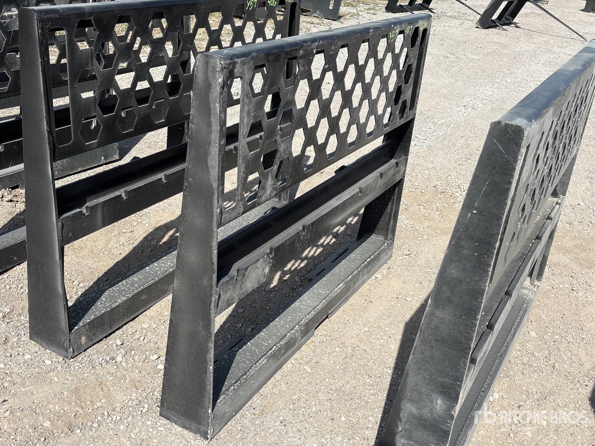 Aspect général with Image, coin avant droit