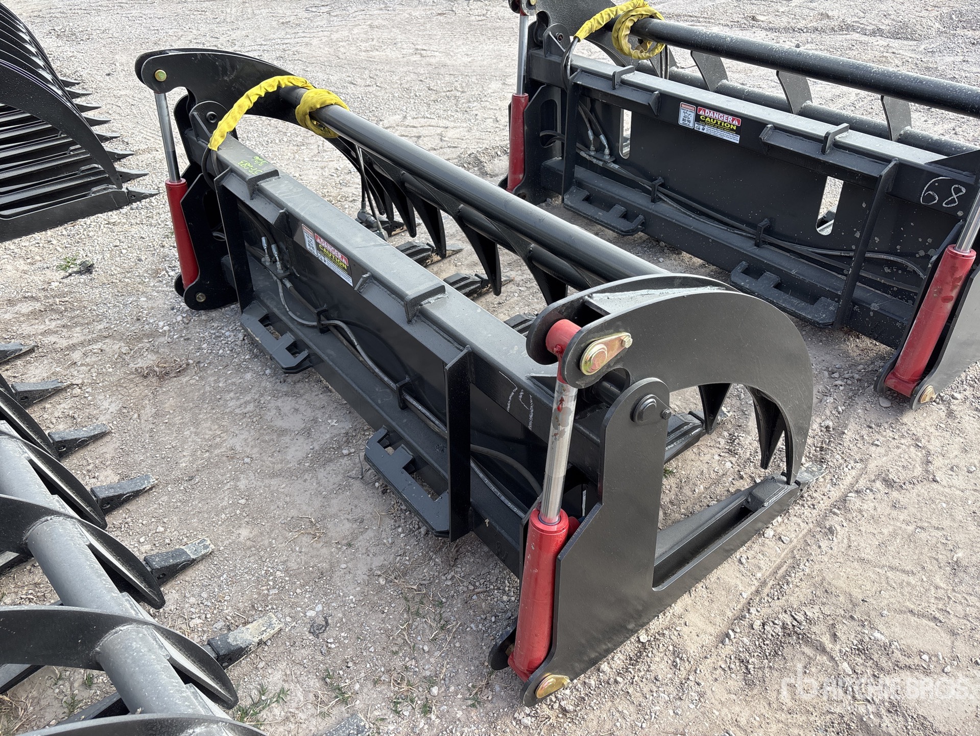 General Appearance with Foto, angolo anteriore sinistro