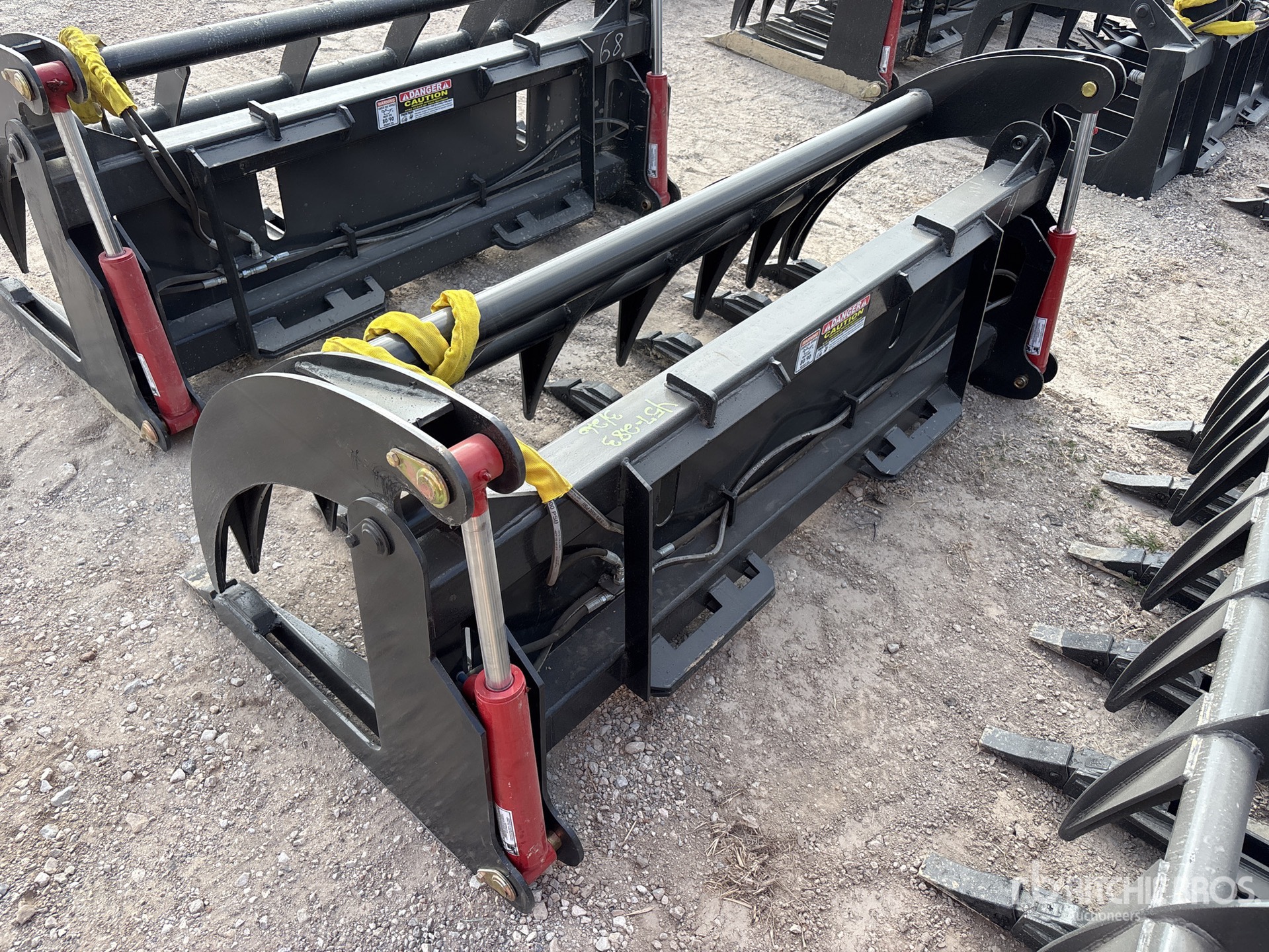 General Appearance with Foto, angolo posteriore sinistro