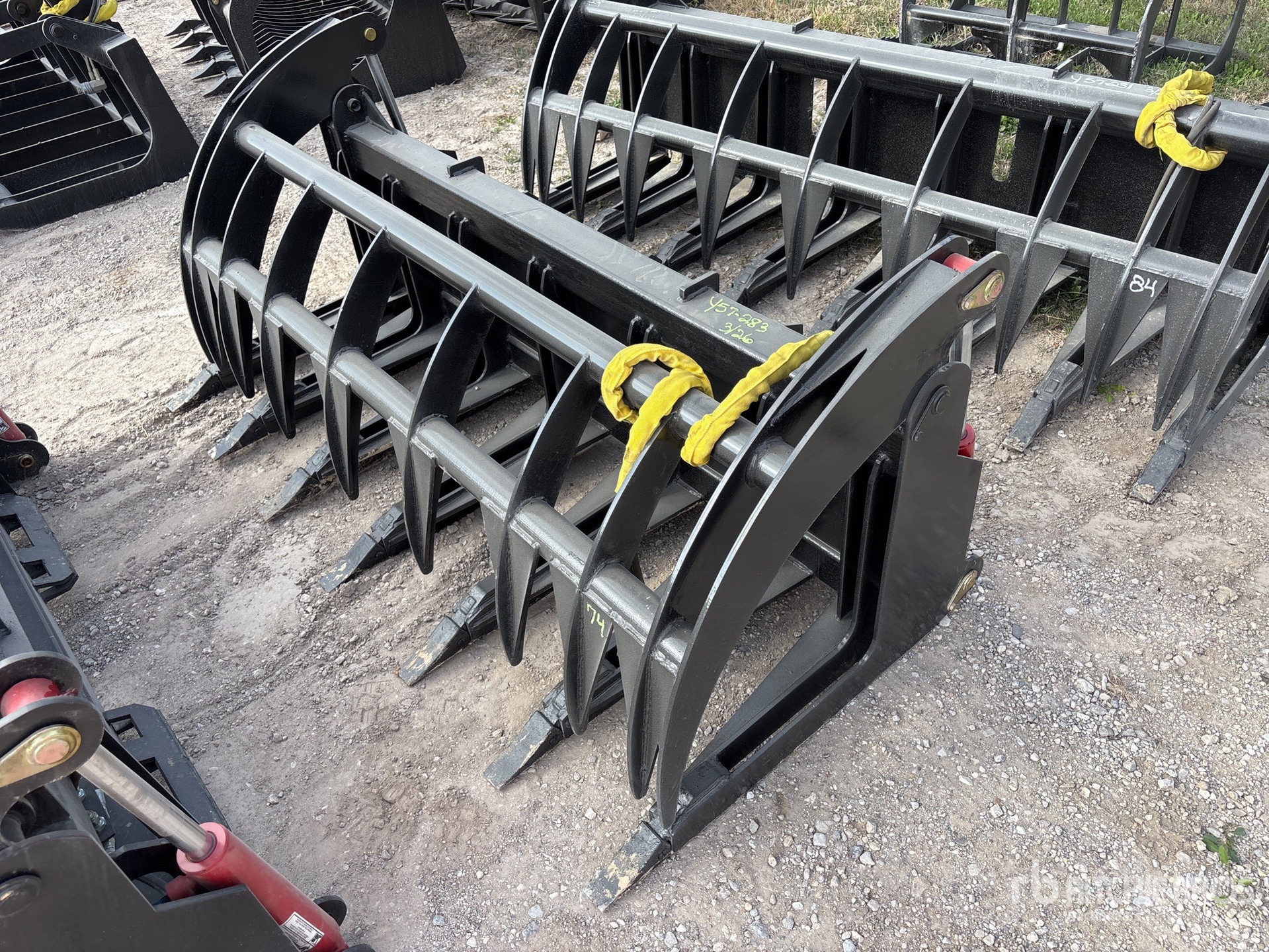 General Appearance with Foto, angolo anteriore sinistro