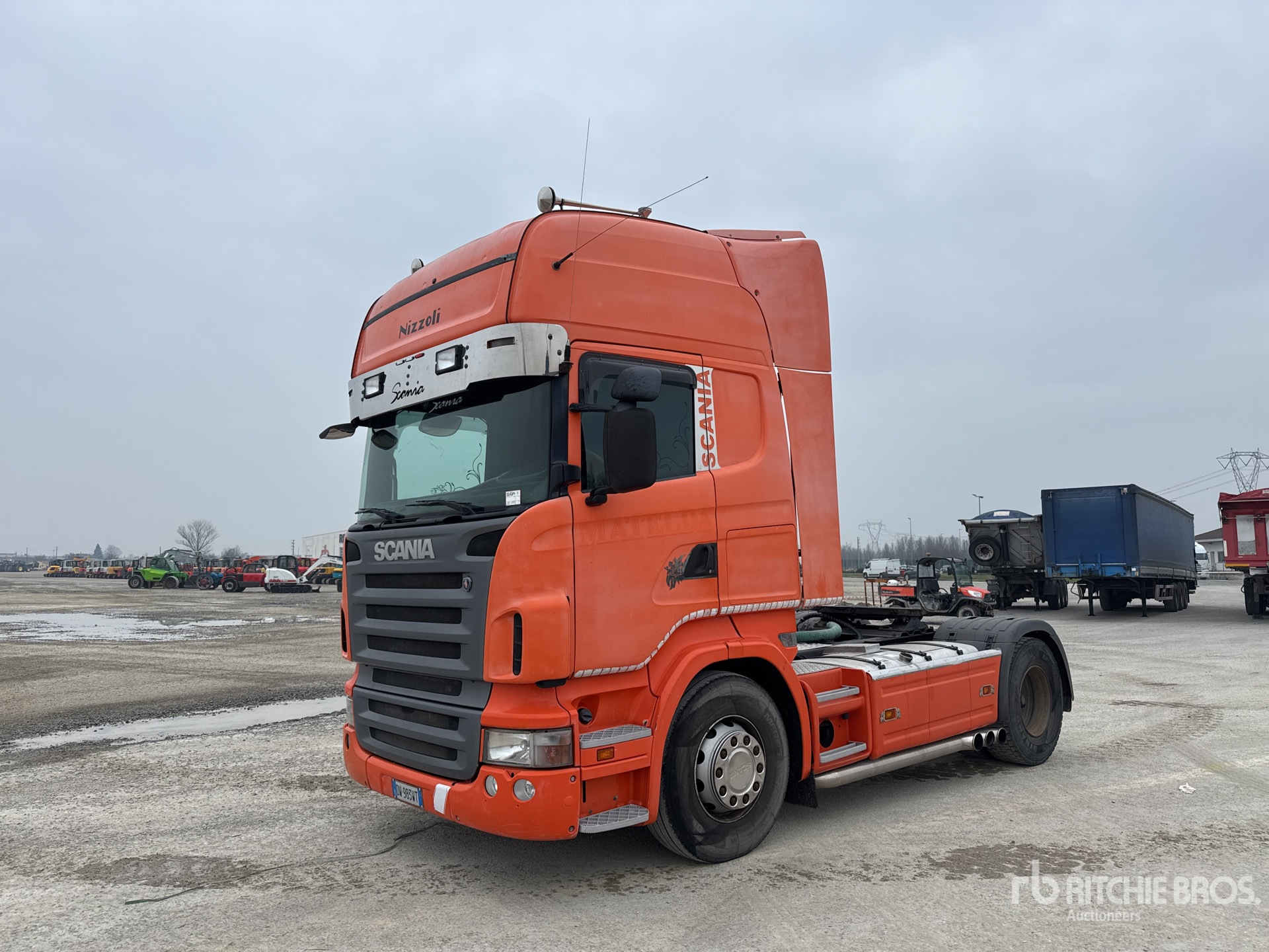 General Appearance with Picture, Left Front Corner