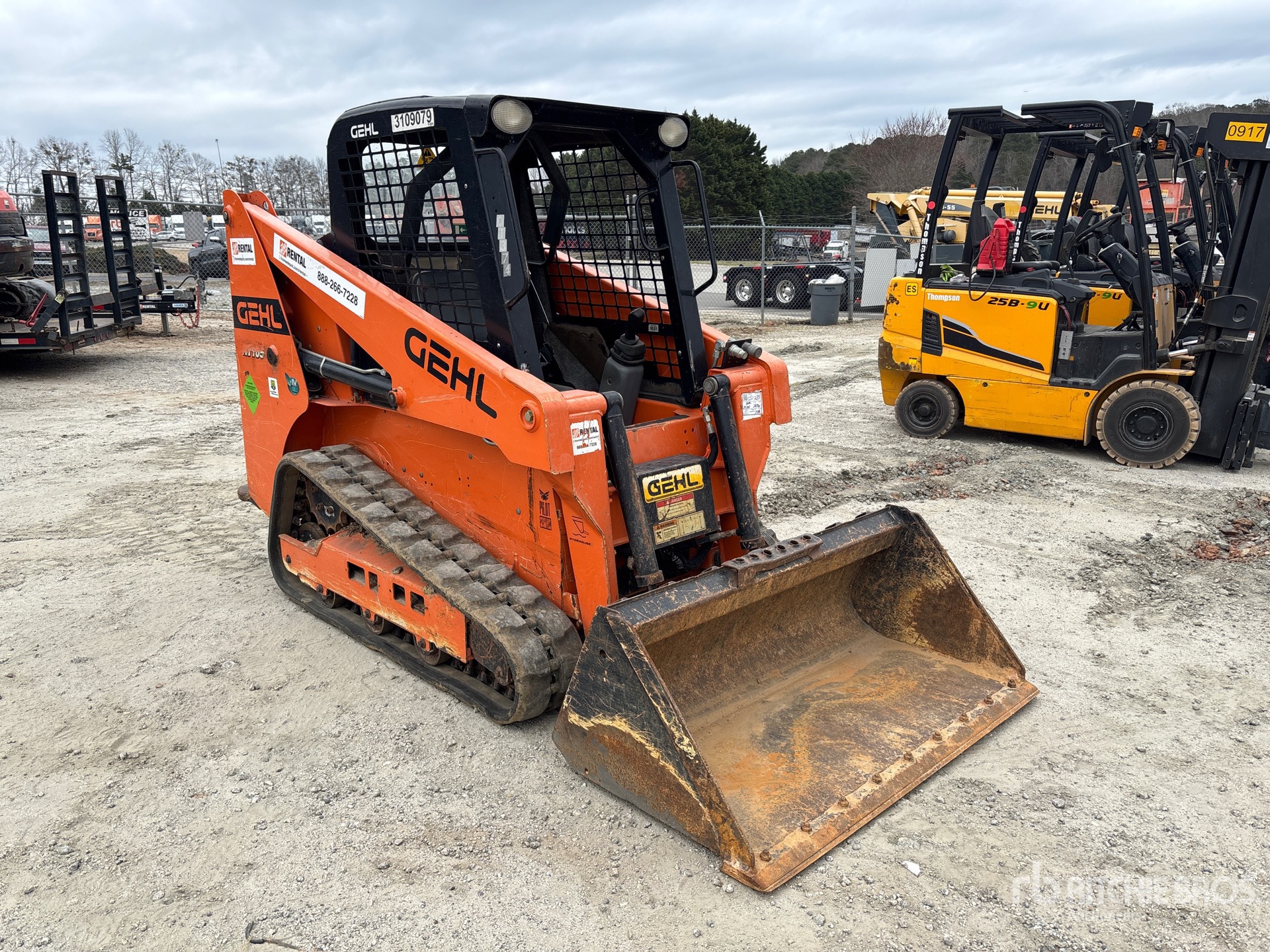 General Appearance with Picture, Right Front Corner