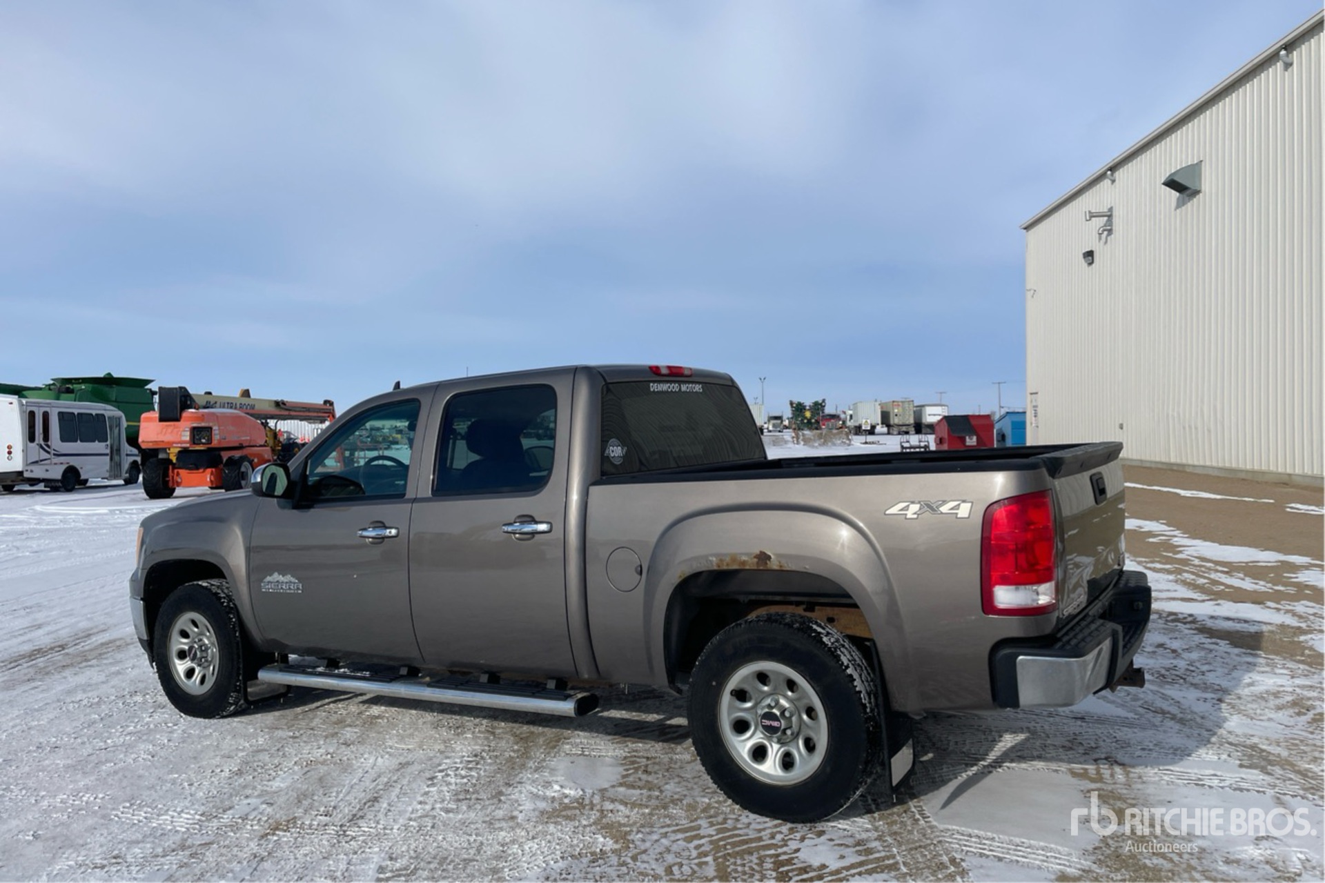 General Appearance with Picture, Left Rear Corner