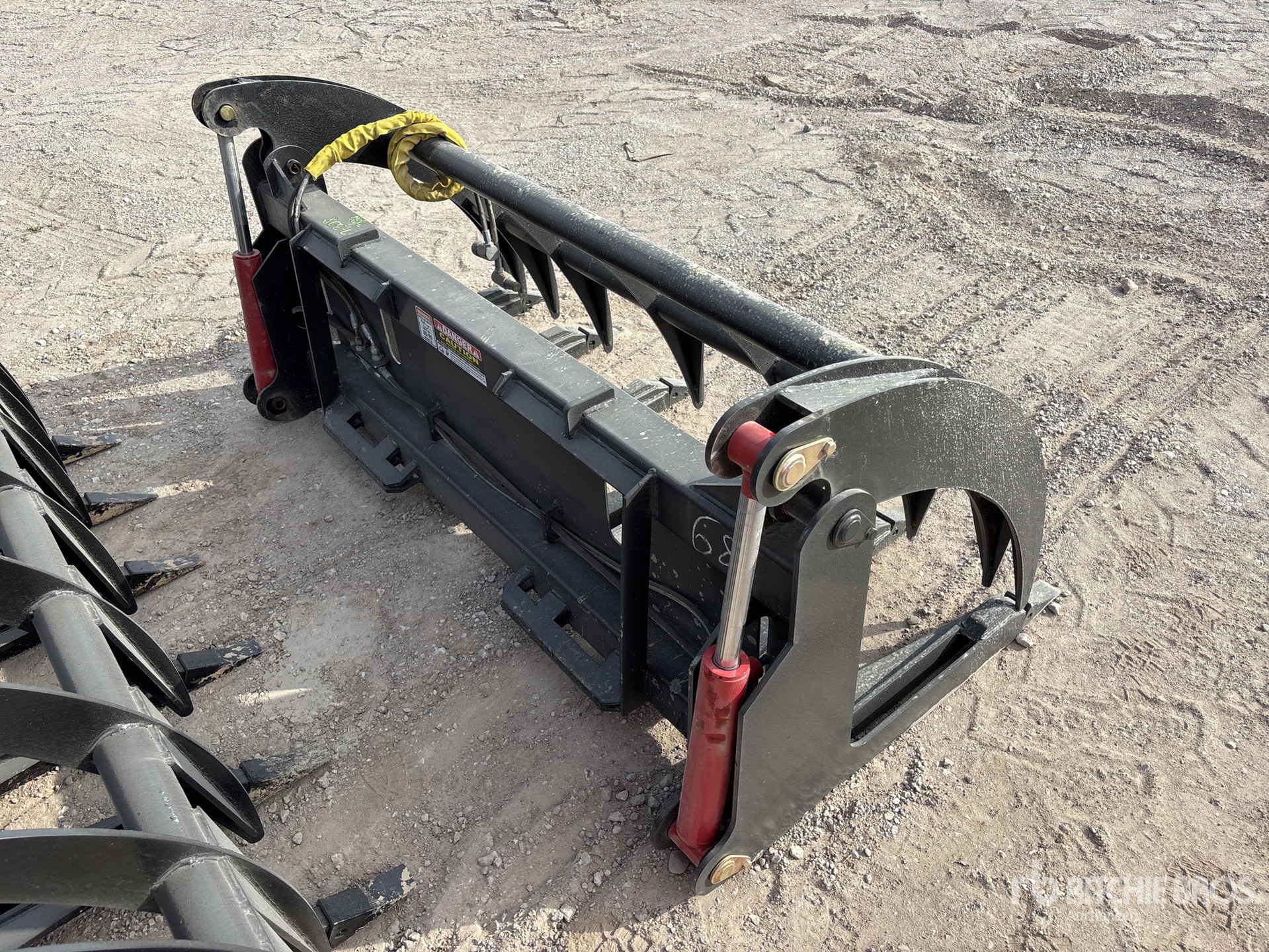 General Appearance with Foto, angolo anteriore sinistro