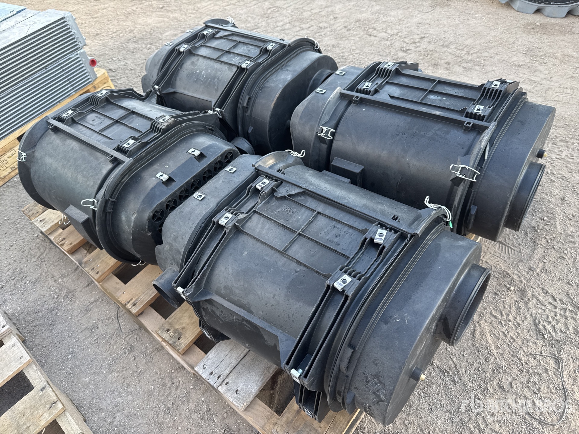 Aspect général with Image, coin arrière droit