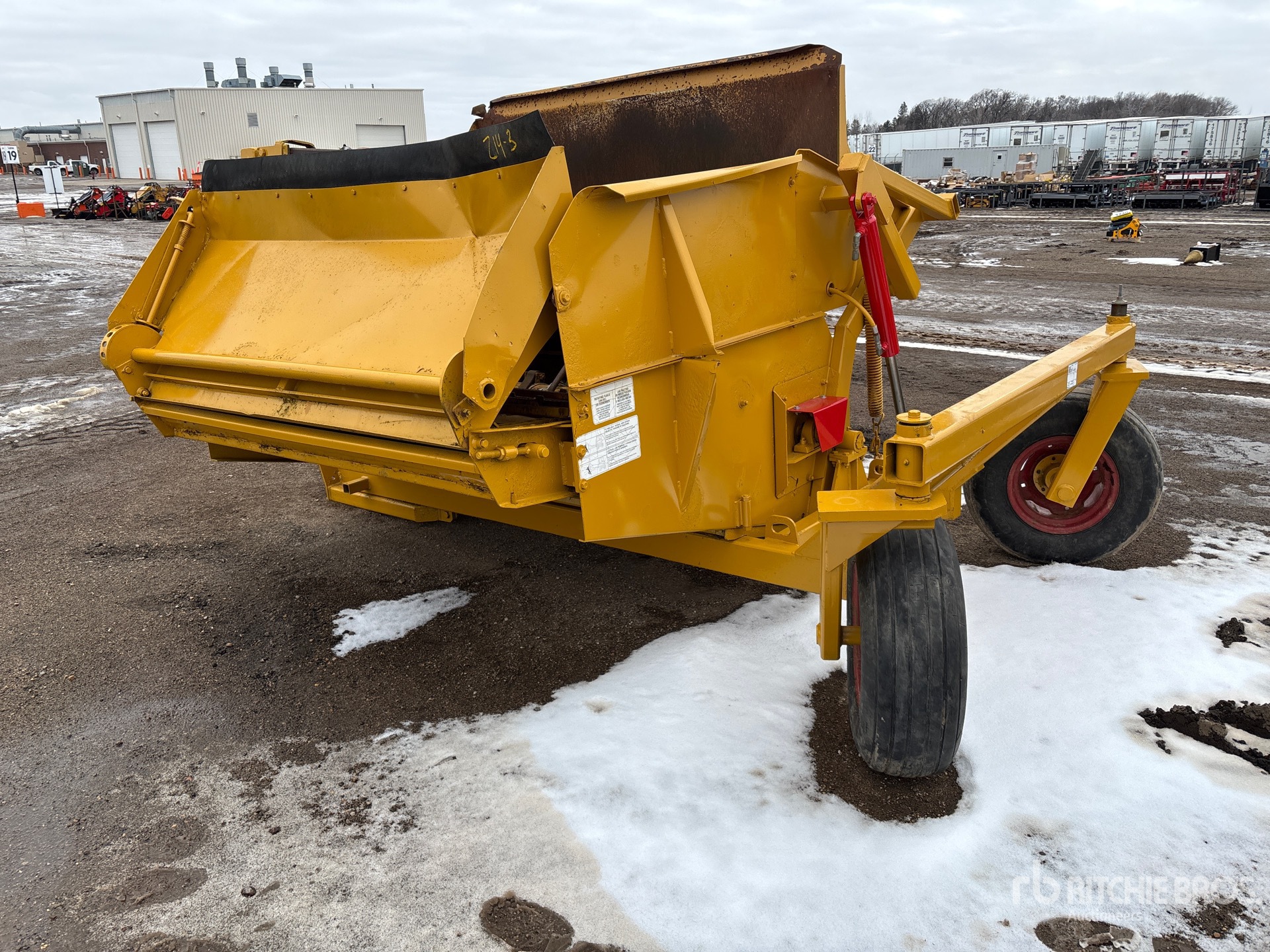 General Appearance with Foto, angolo posteriore sinistro