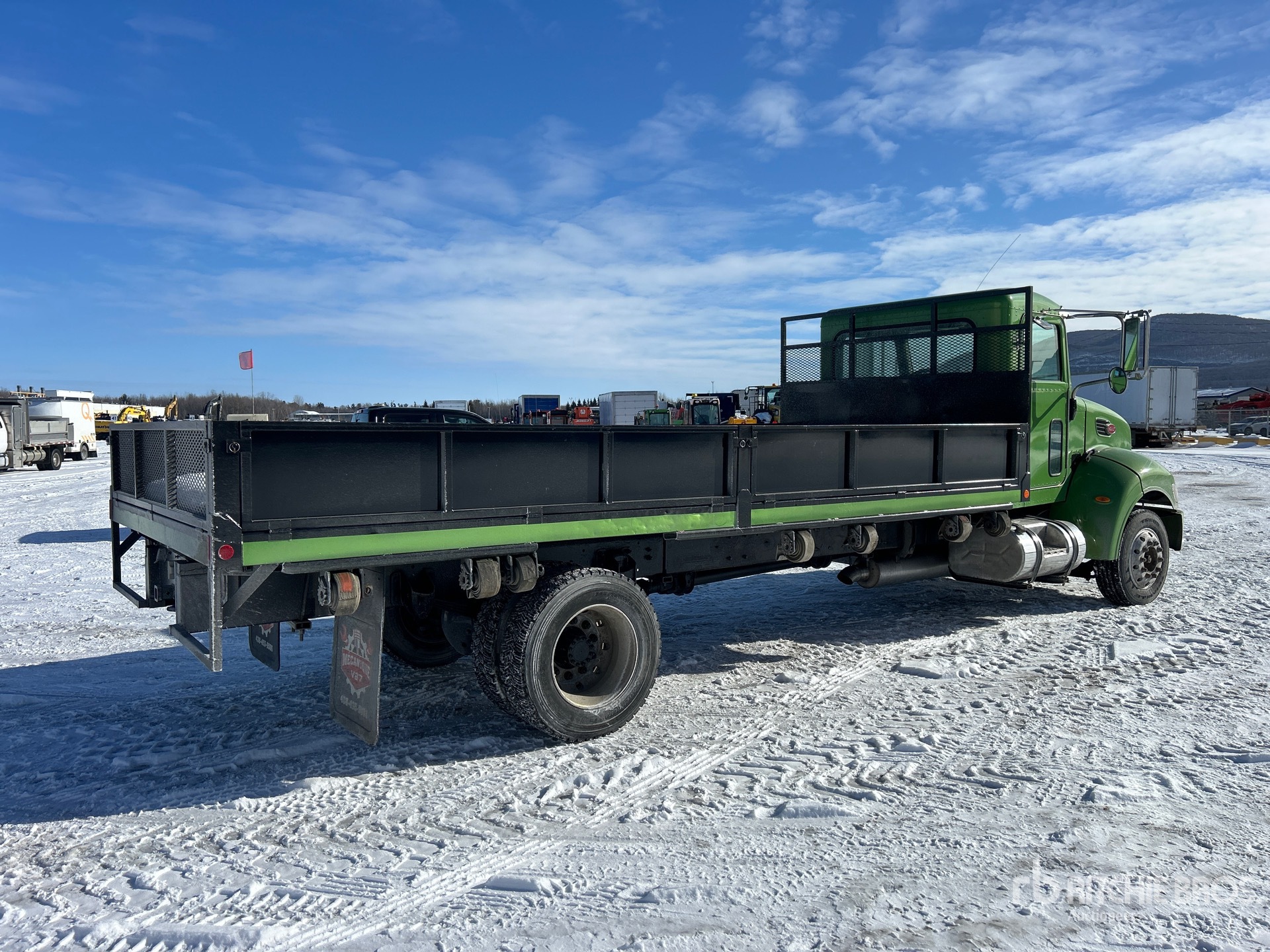 General Appearance with Foto, angolo anteriore sinistro