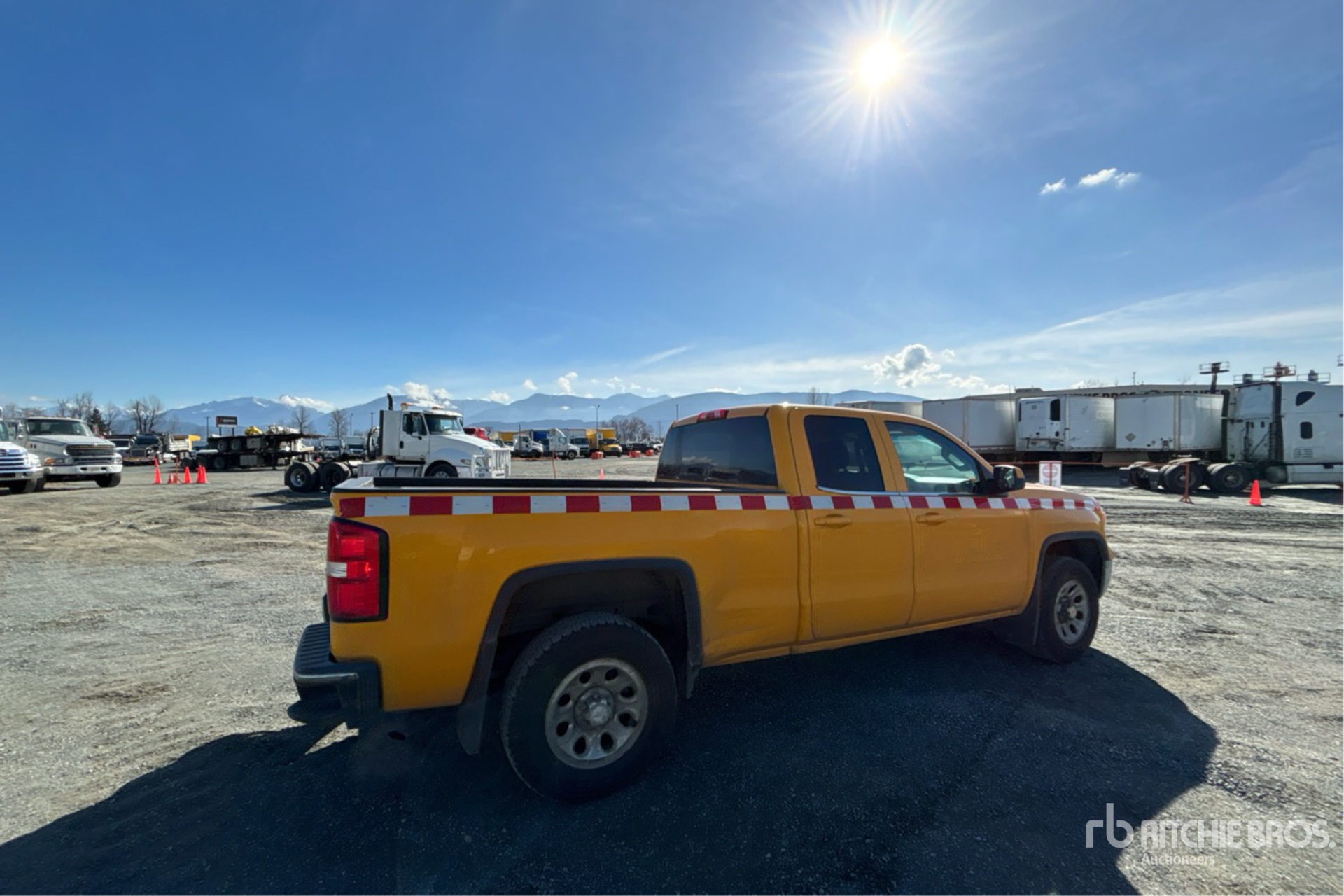 General Appearance with Imagen: esquina trasera derecha