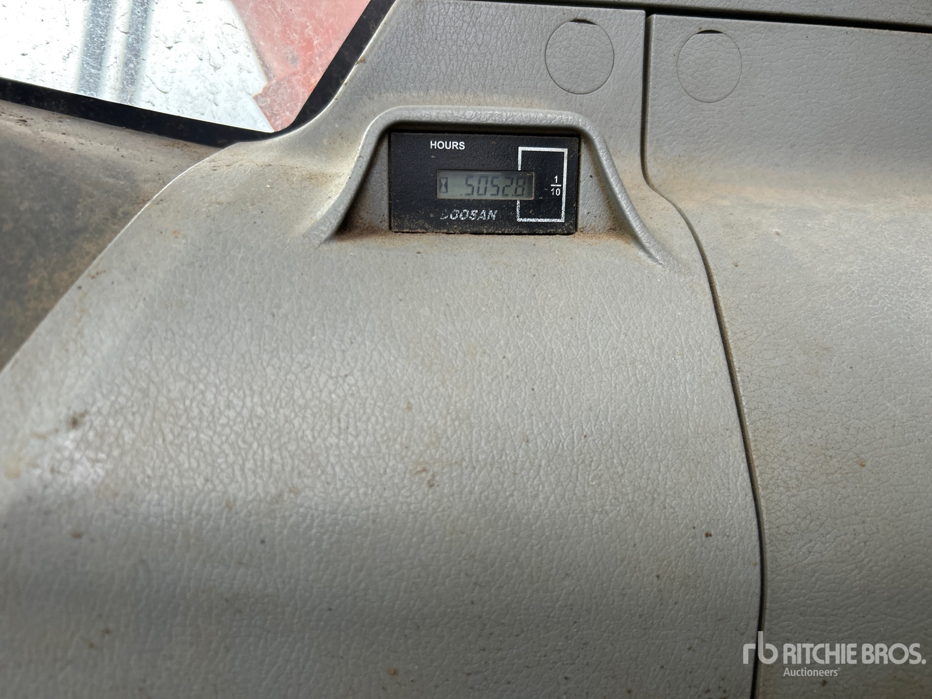 General Appearance with Hour Meter / Odometer