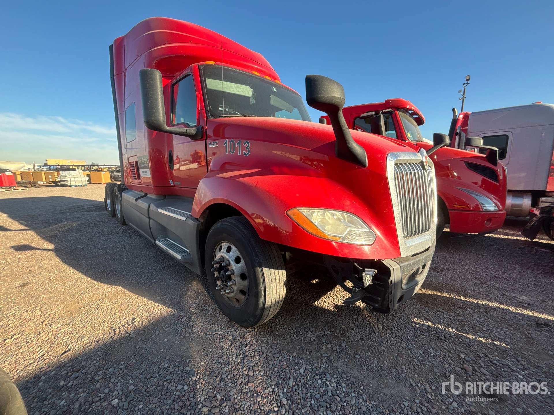 General Appearance with Picture, Right Front Corner