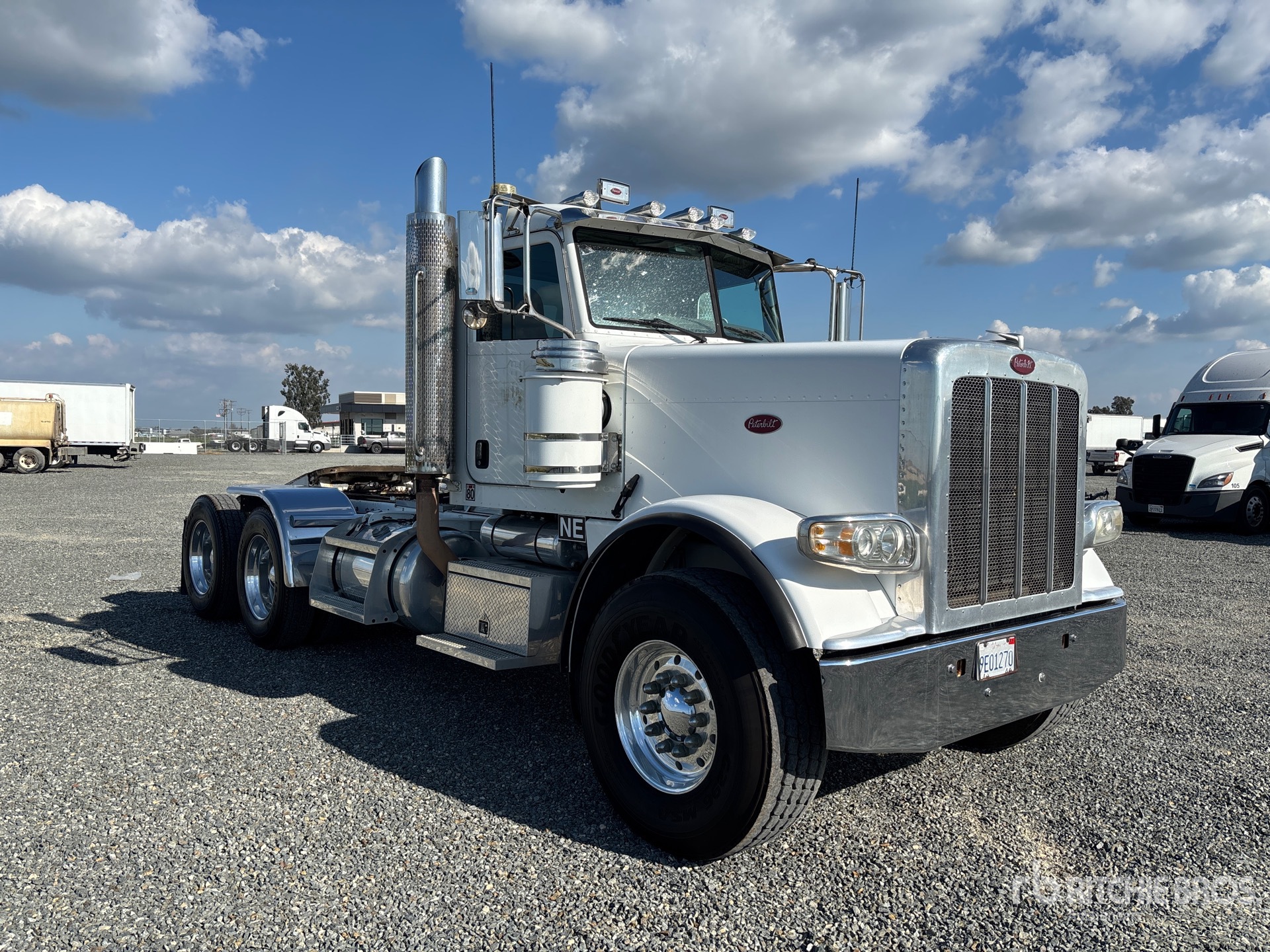 General Appearance with Foto, angolo anteriore destro