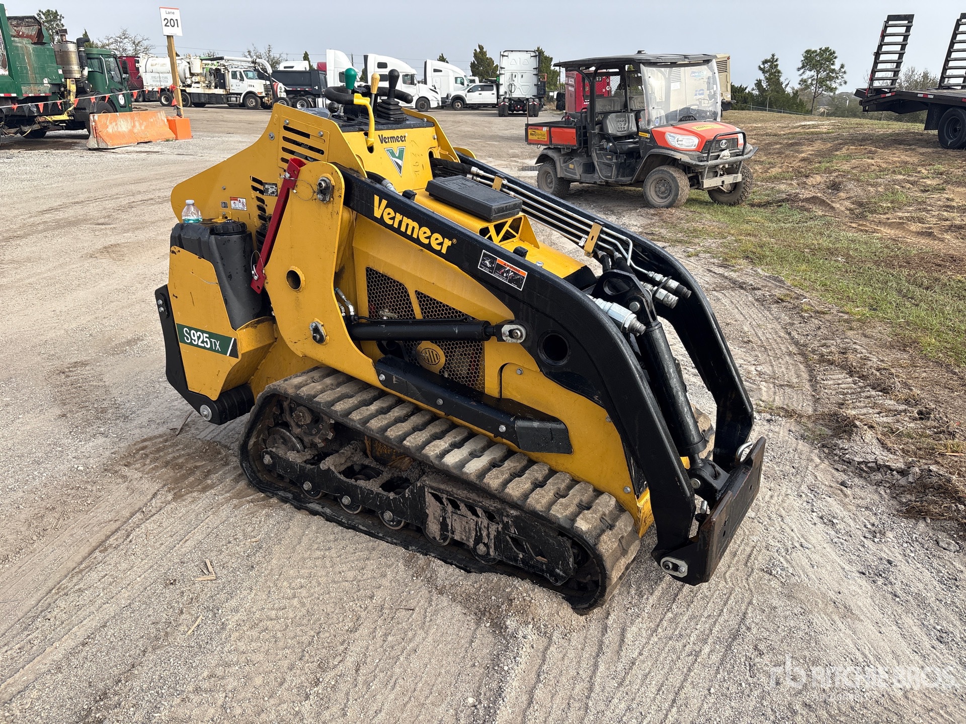 General Appearance with Picture, Right Front Corner