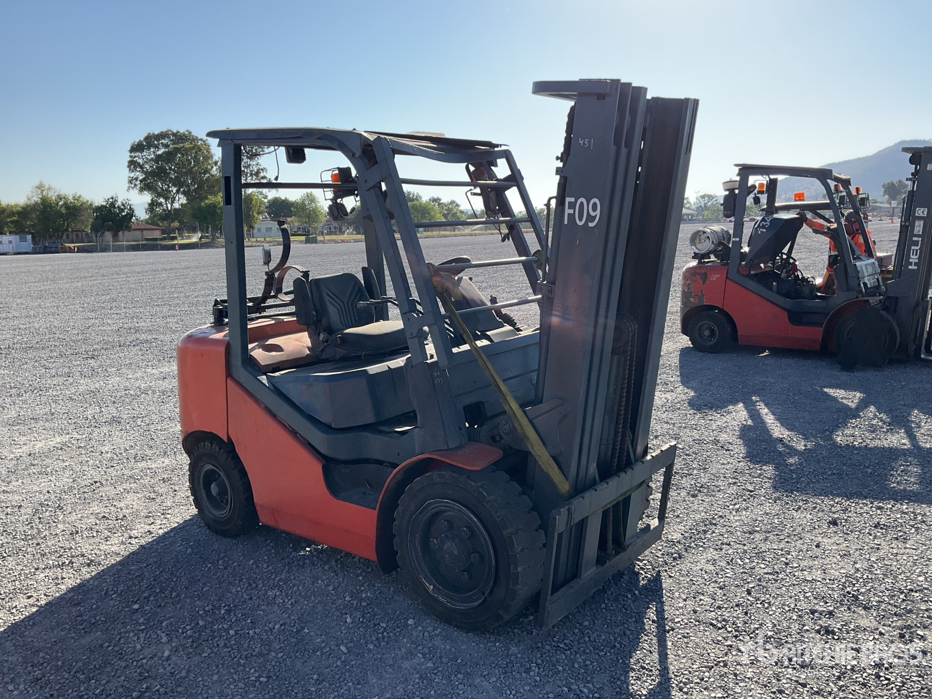 General Appearance with Picture, Right Front Corner