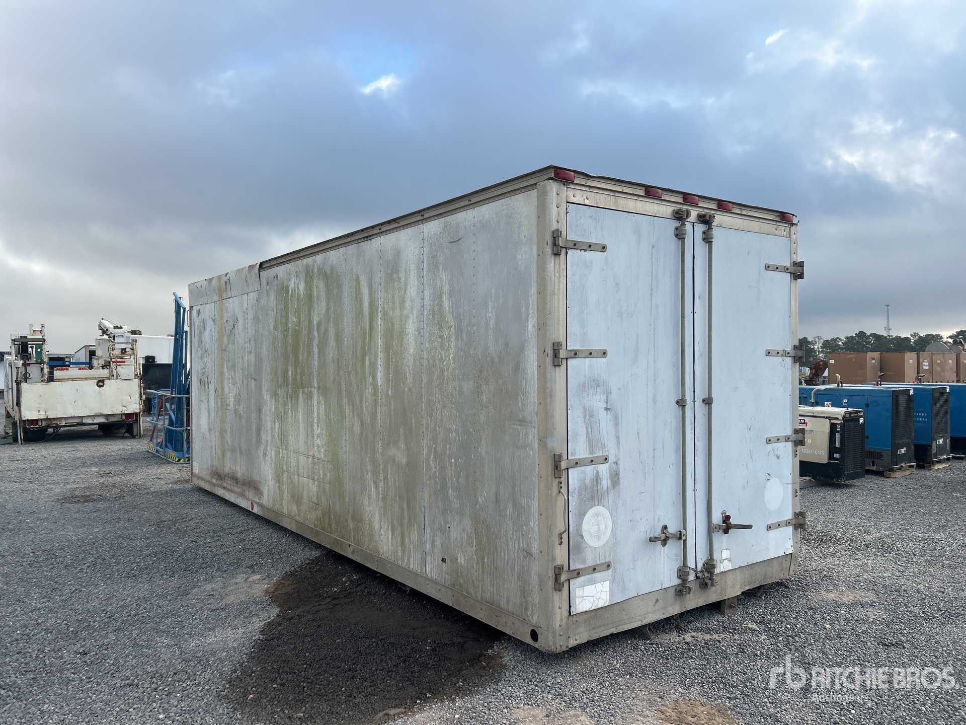 General Appearance with Foto, angolo posteriore sinistro